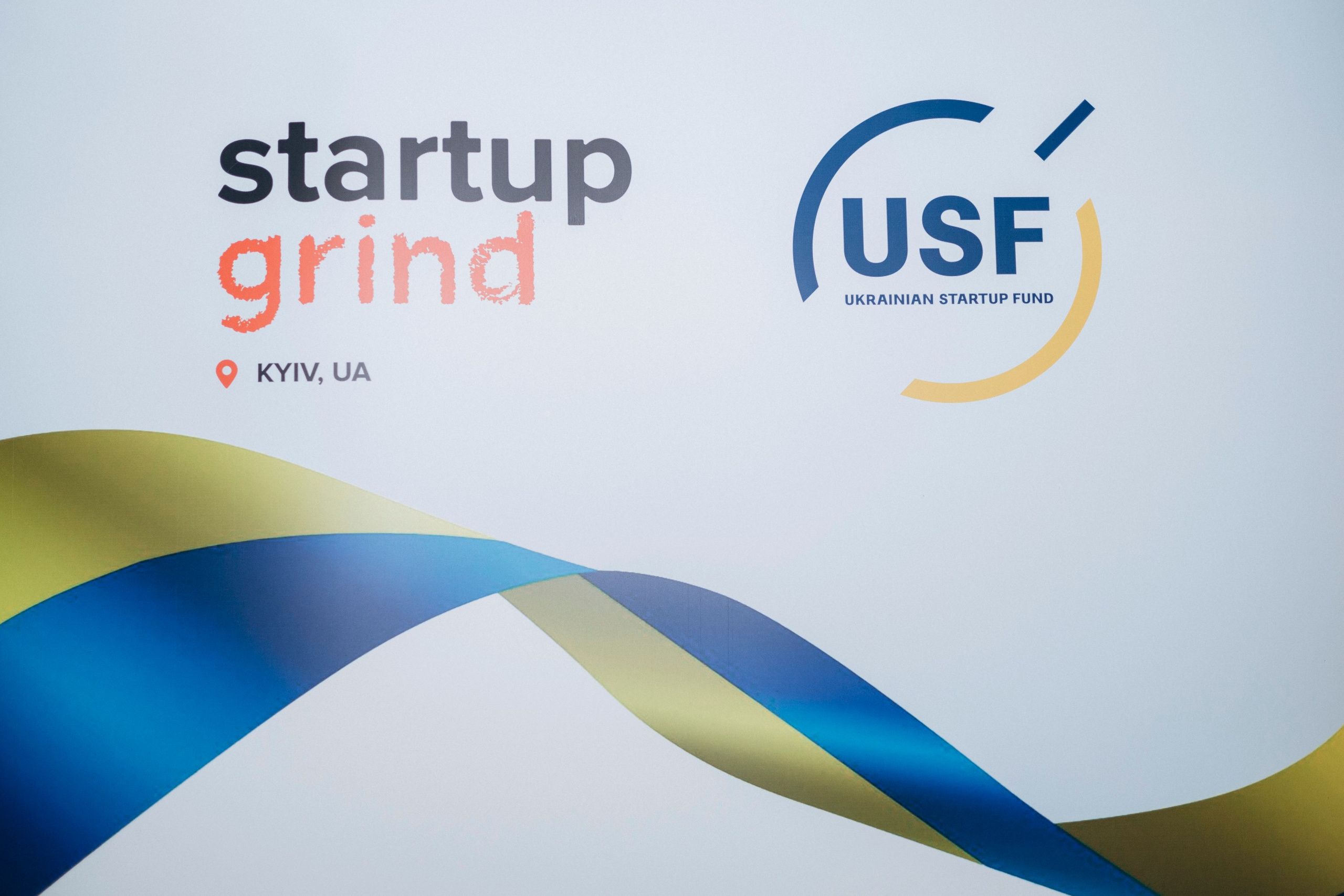 Shaping the Future of Education trough Technology. Свадебный семейный Фотограф Киев Конотоп lovestory портрет семейная