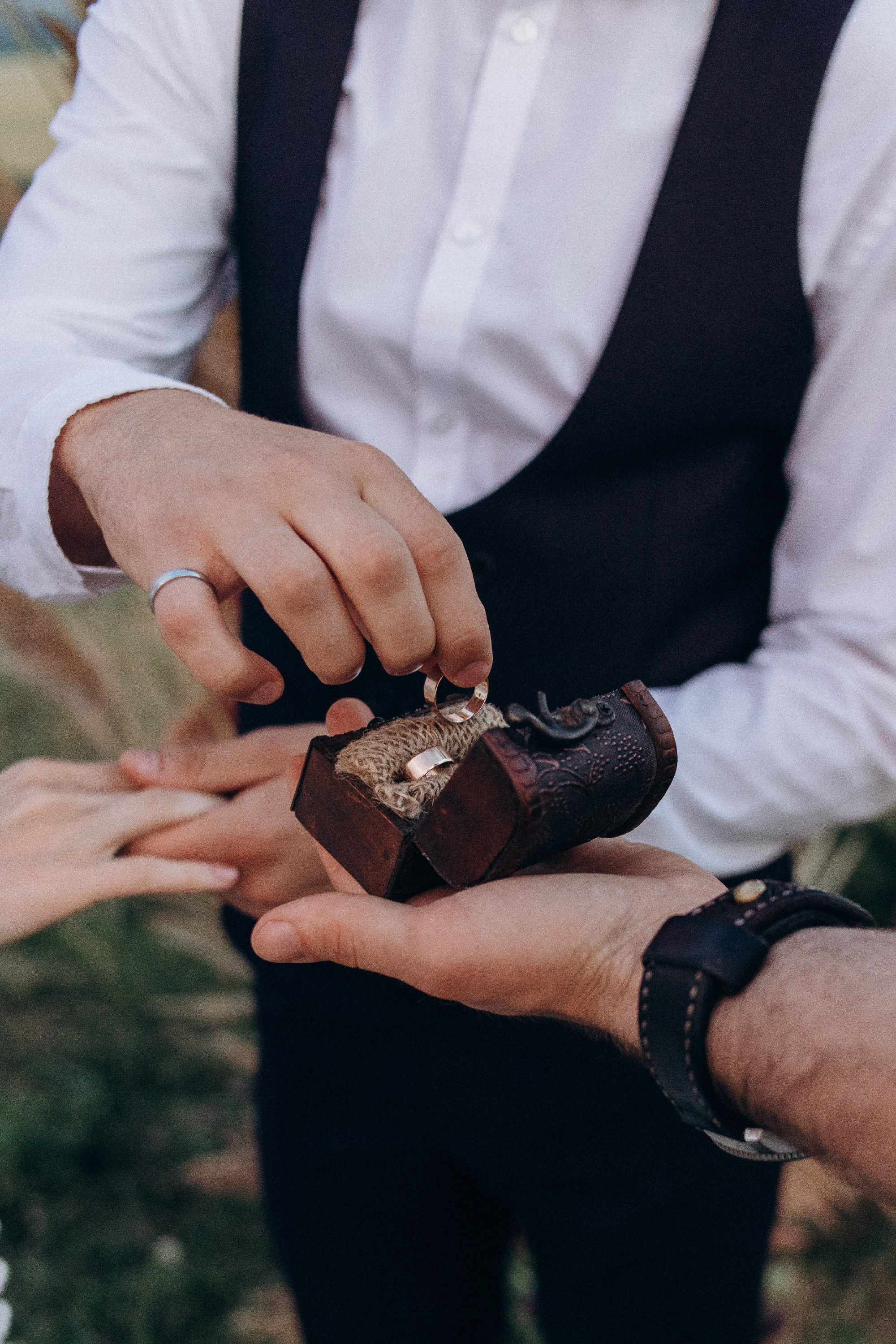 Wedding near the river. Свадебный семейный Фотограф Киев Конотоп lovestory портрет семейная