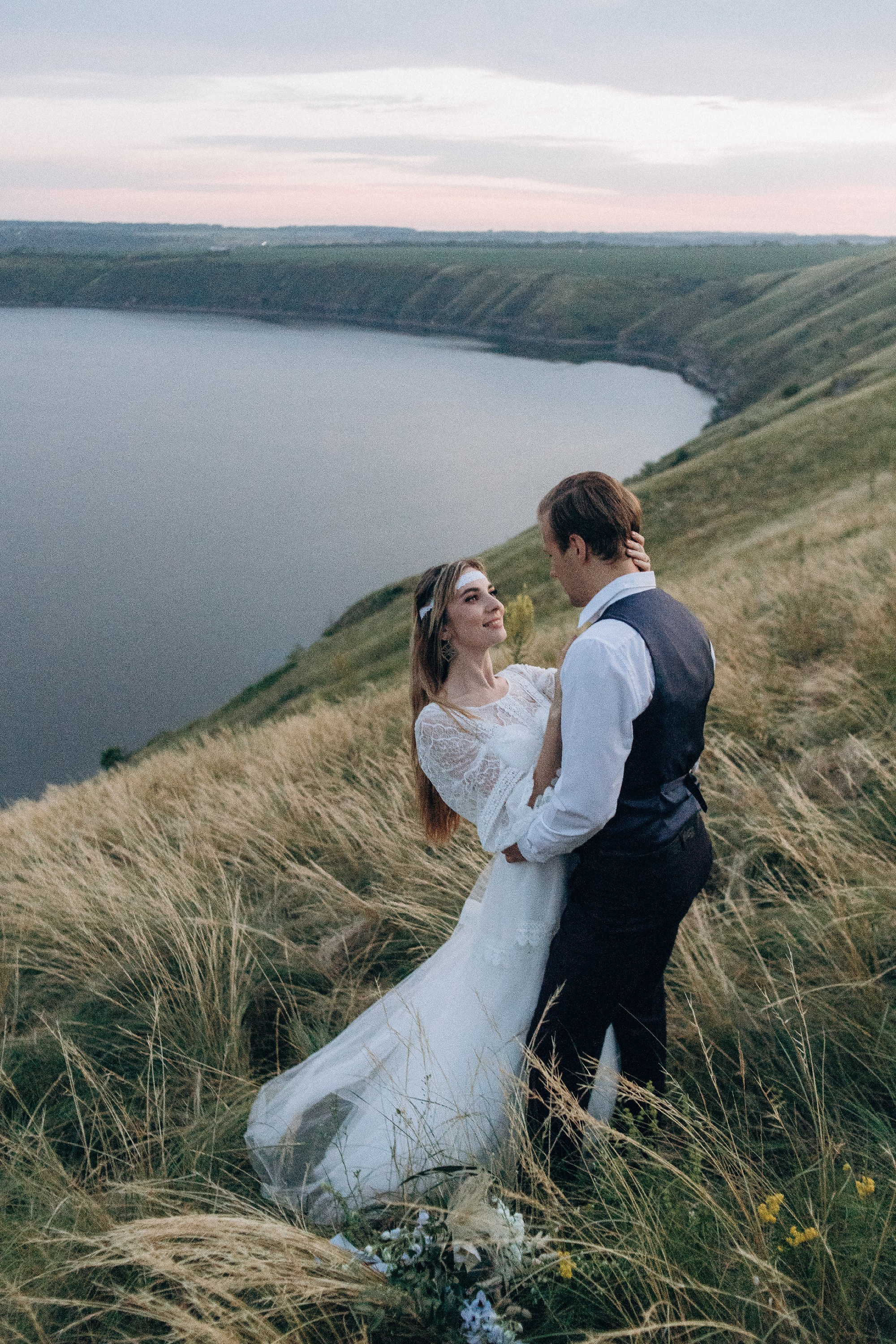 Wedding near the river. Свадебный семейный Фотограф Киев Конотоп lovestory портрет семейная