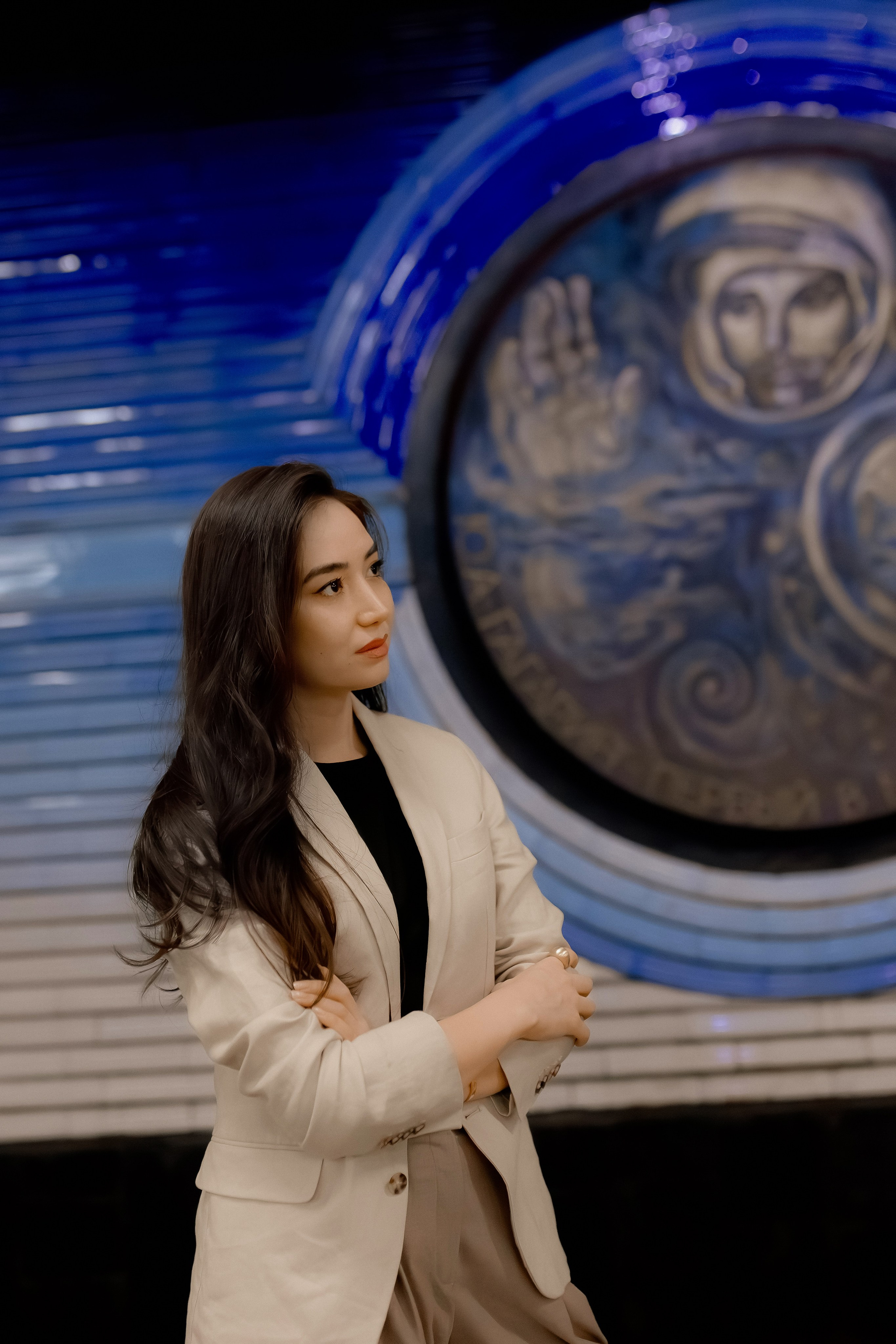 Девушка в ташкентском метро. Фотограф в Ташкенте Надежда Исаева