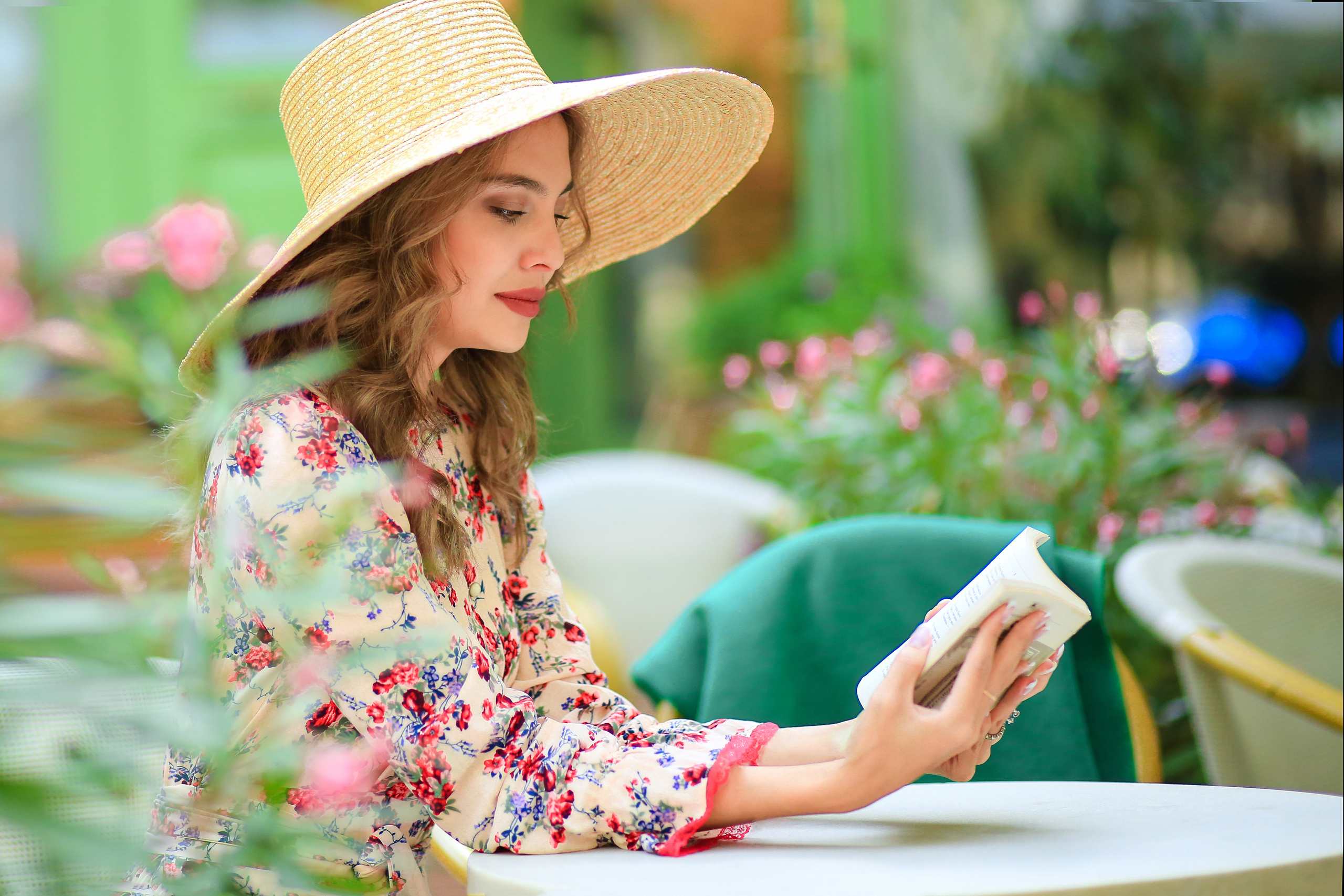 Девушка в шляпе. Фотограф в Ташкенте Надежда Исаева