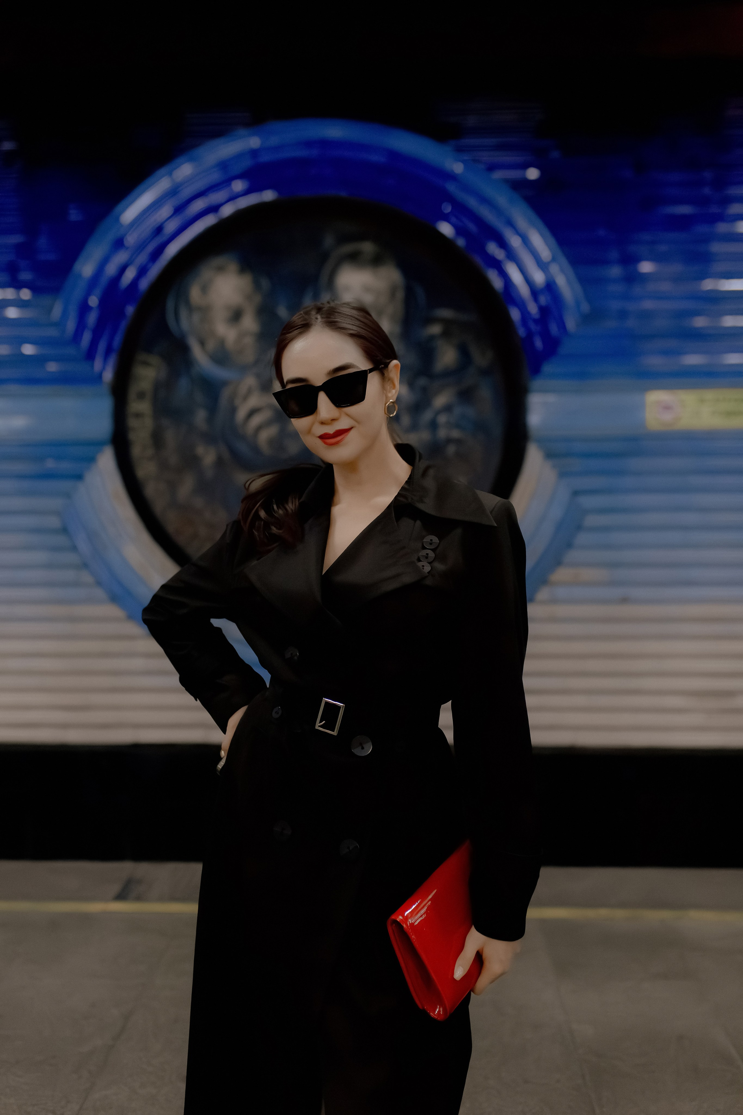 Девушка в ташкентском метро. Фотограф в Ташкенте Надежда Исаева