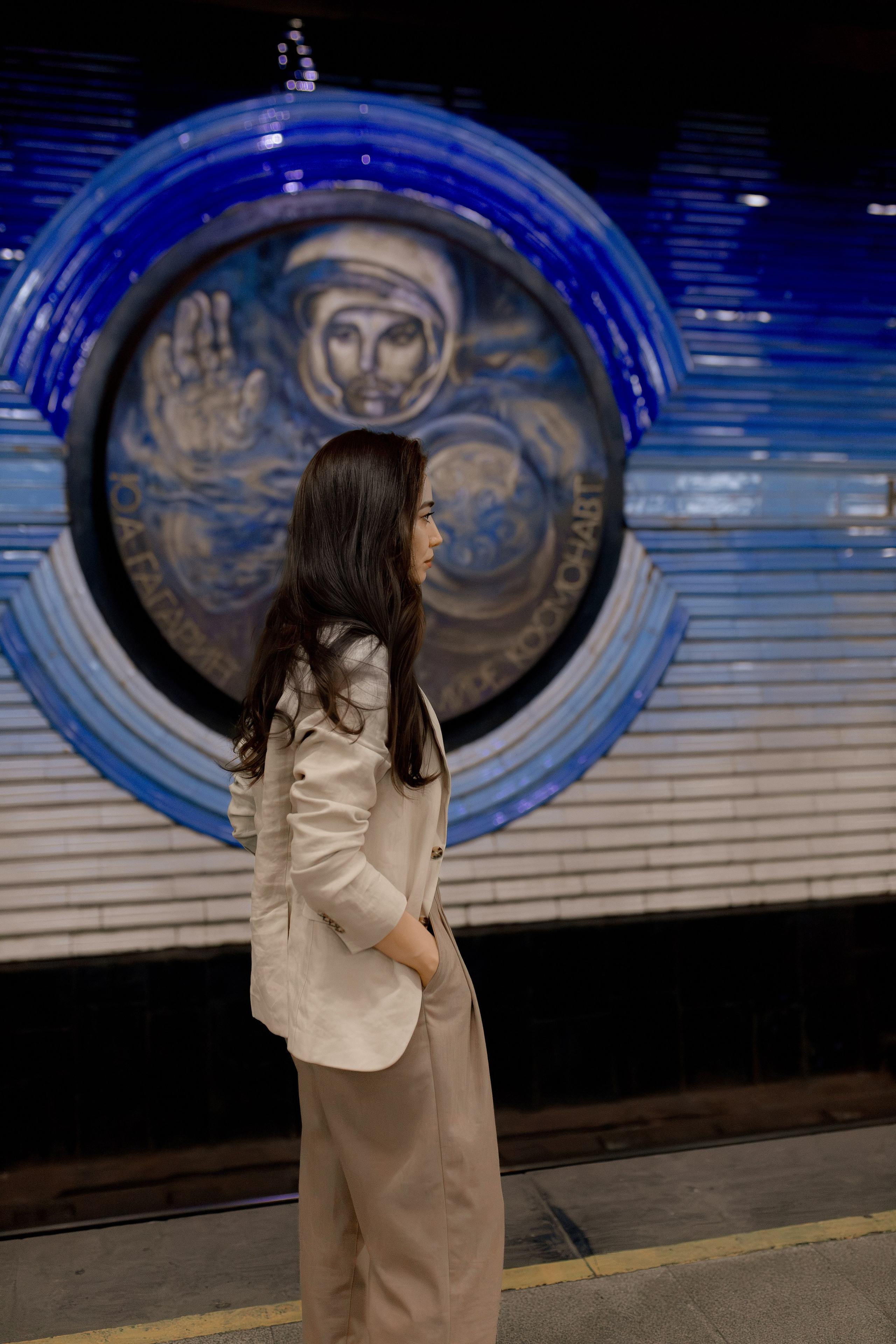 Девушка в ташкентском метро. Фотограф в Ташкенте Надежда Исаева