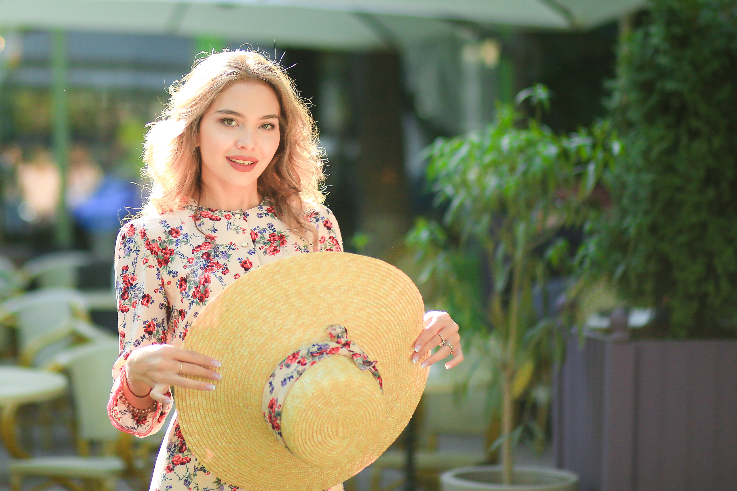 Девушка в шляпе. Фотограф в Ташкенте Надежда Исаева