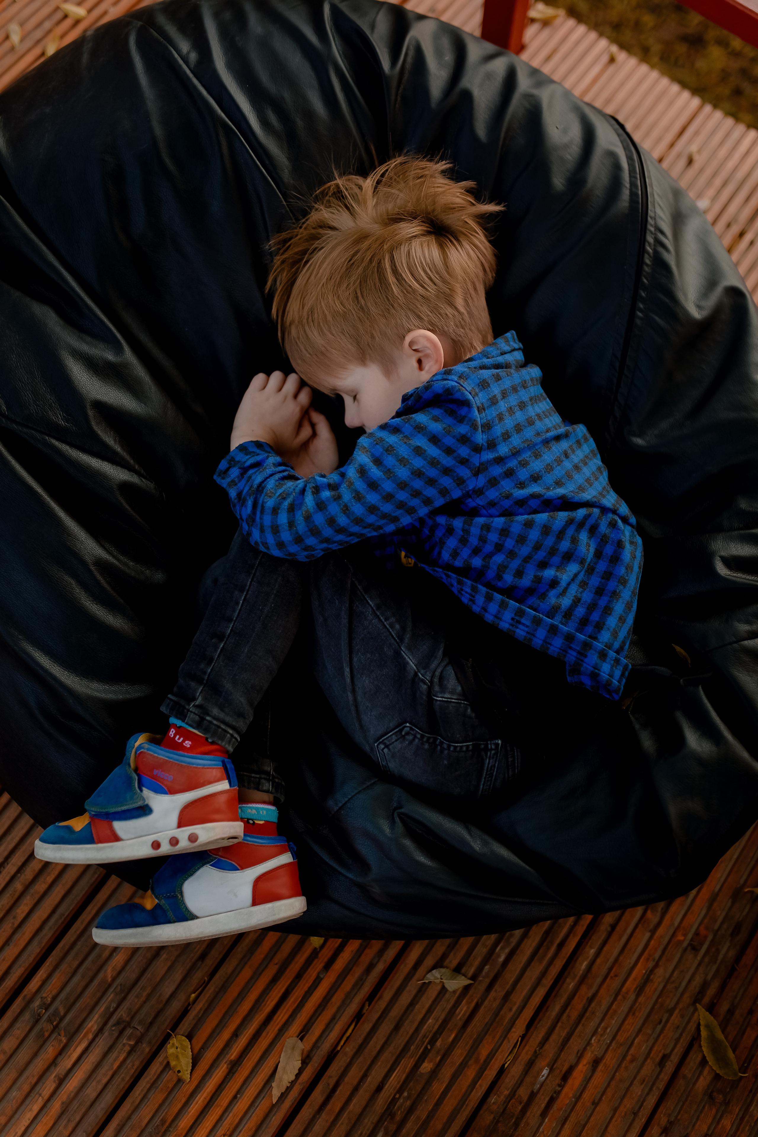 В листьях. Фотограф в Ташкенте Надежда Исаева