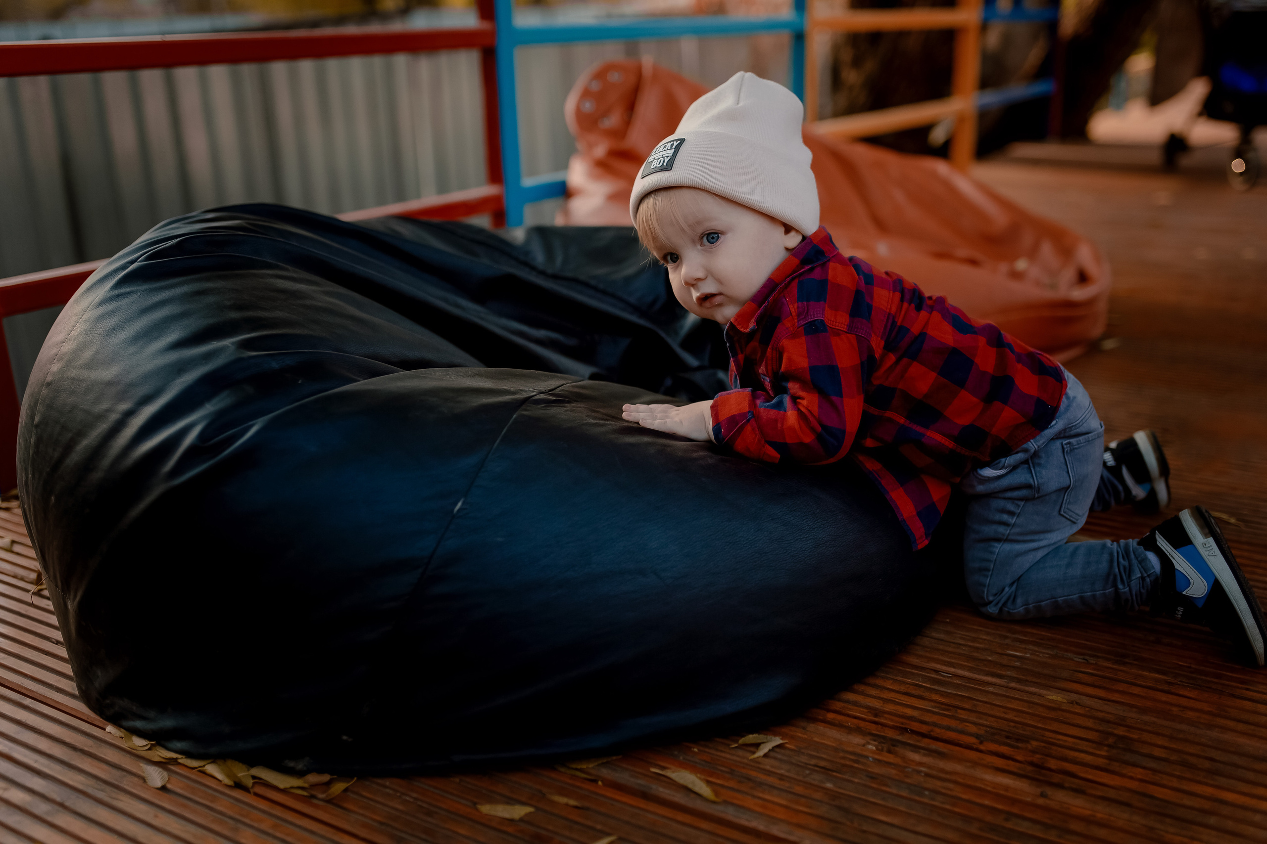 В листьях. Фотограф в Ташкенте Надежда Исаева