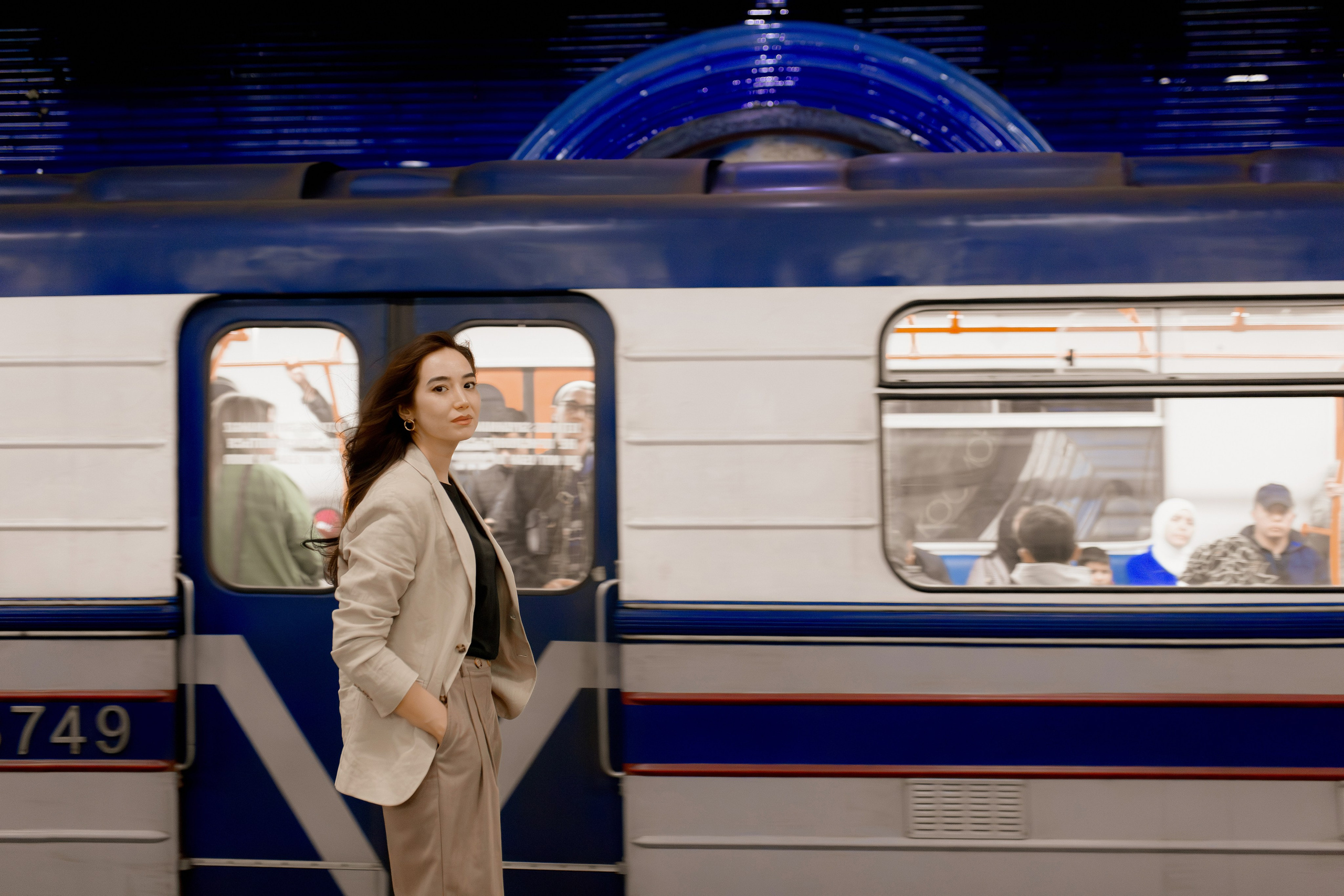 Девушка в ташкентском метро. Фотограф в Ташкенте Надежда Исаева