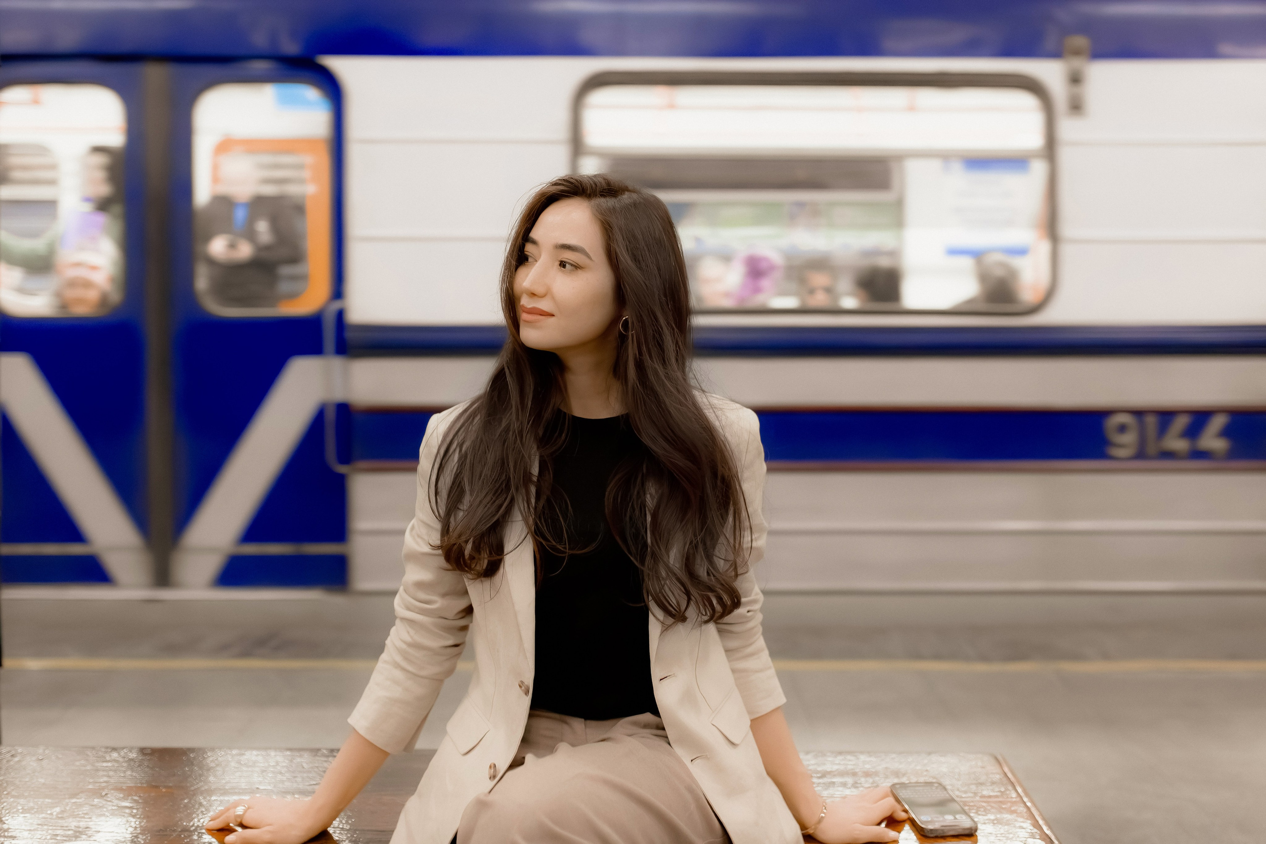 Девушка в ташкентском метро. Фотограф в Ташкенте Надежда Исаева