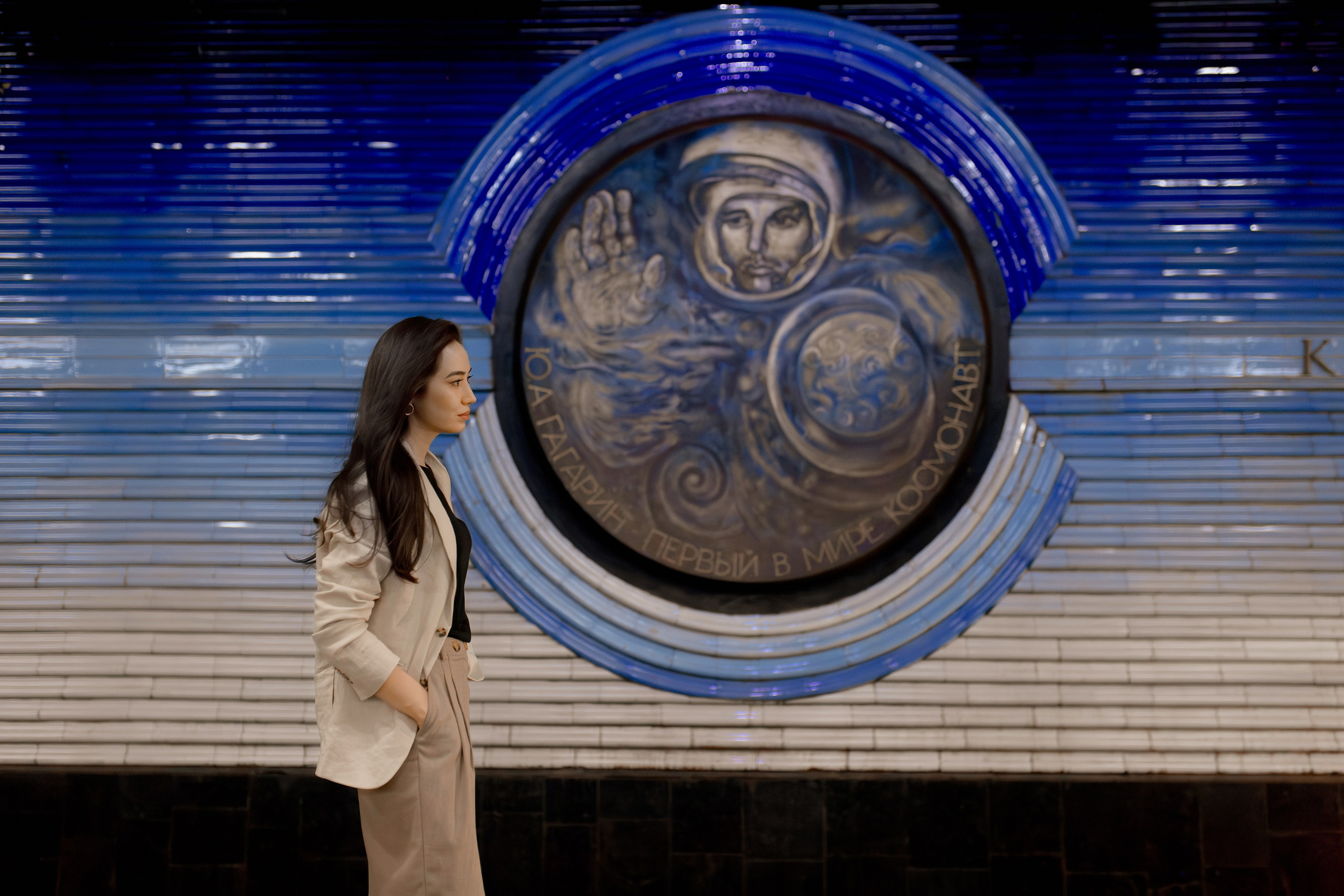 Девушка в ташкентском метро. Фотограф в Ташкенте Надежда Исаева
