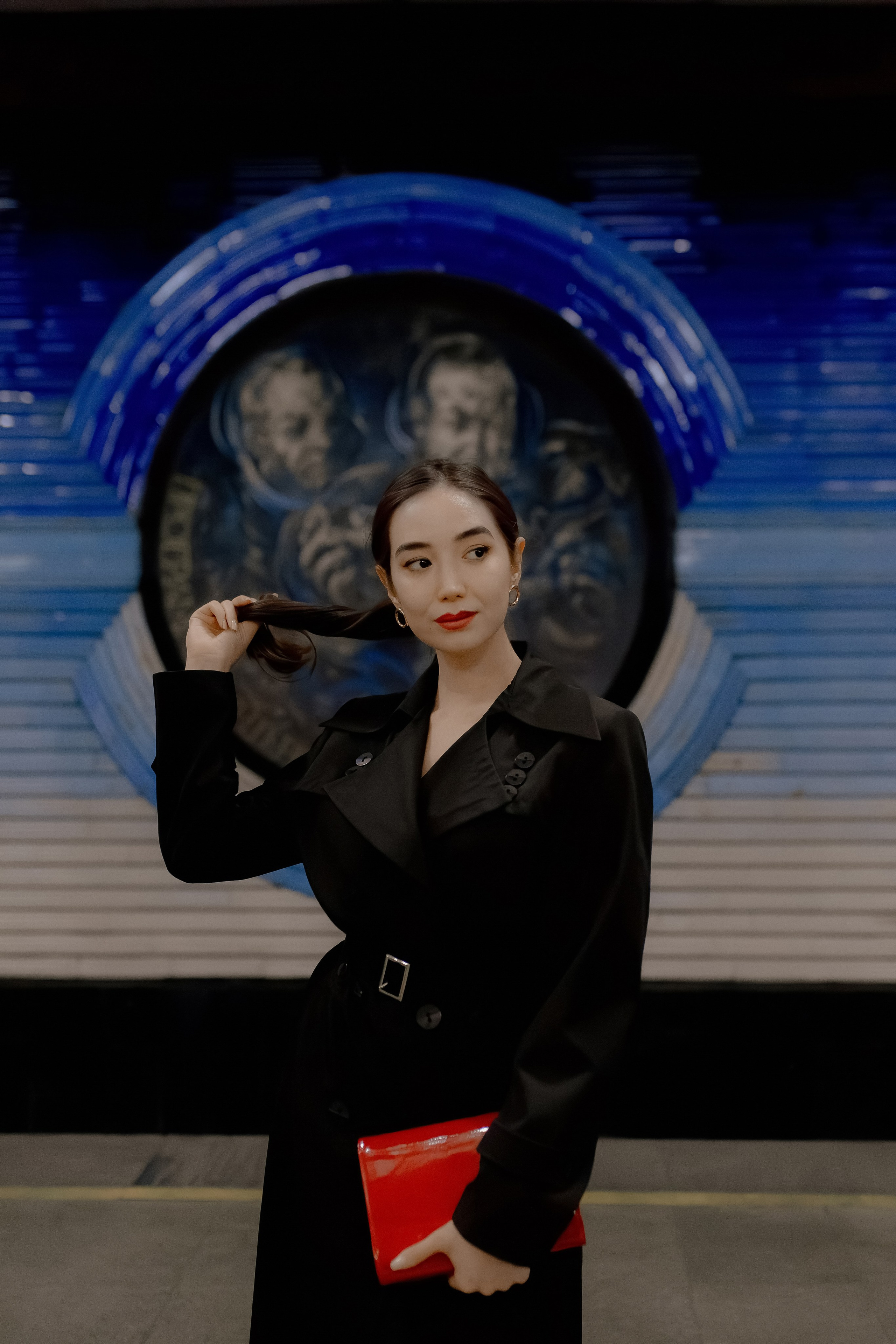 Девушка в ташкентском метро. Фотограф в Ташкенте Надежда Исаева