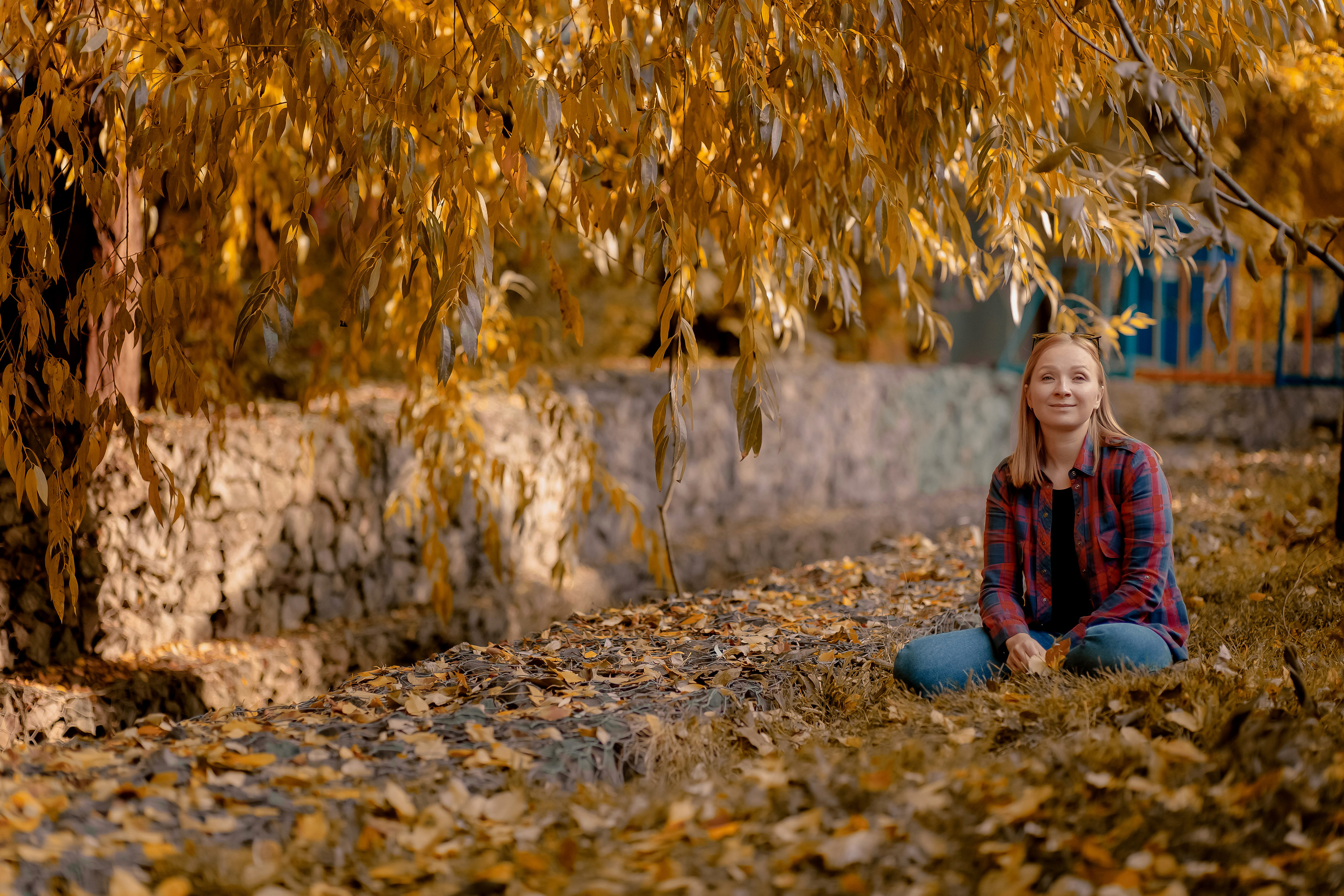 В листьях. Фотограф в Ташкенте Надежда Исаева