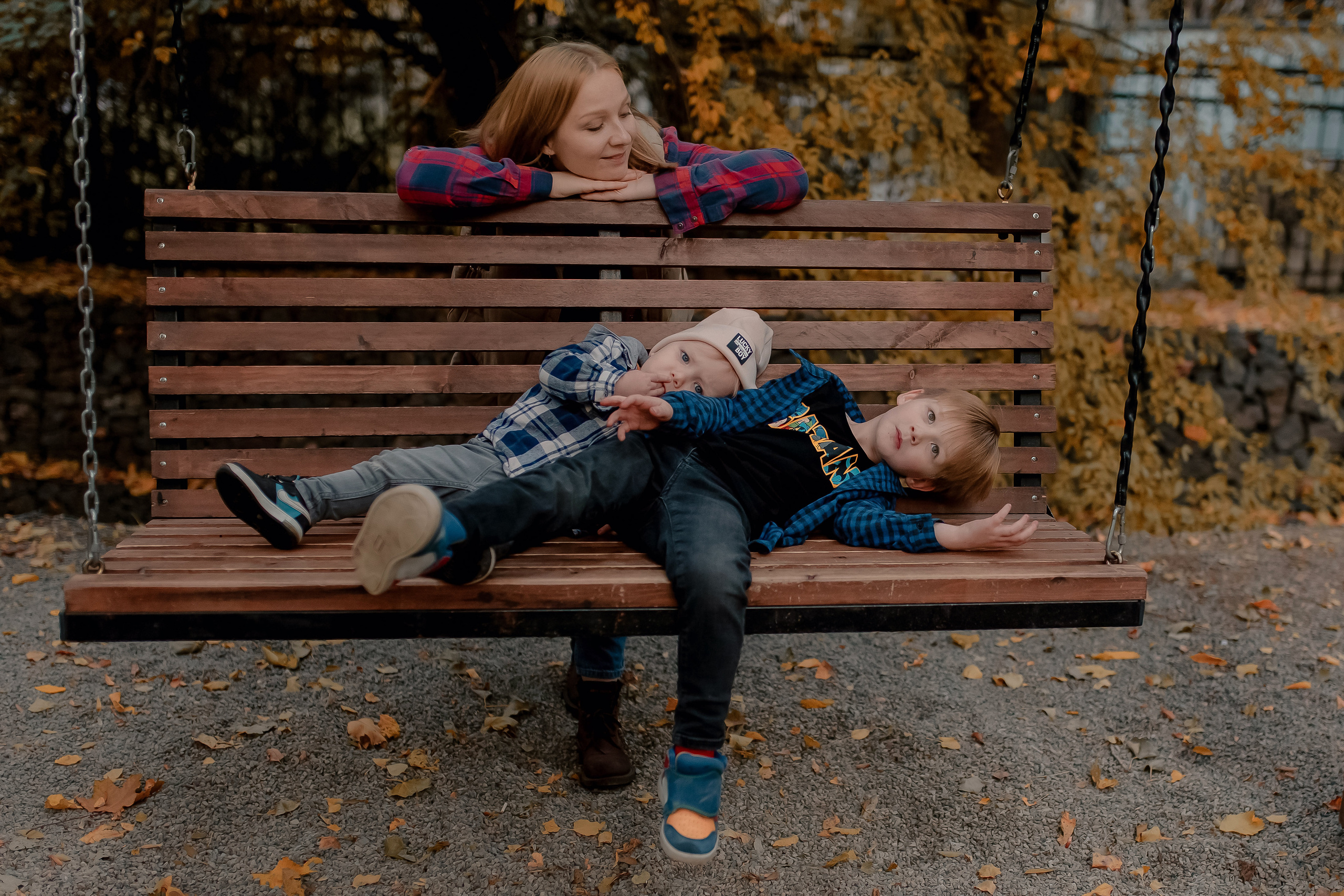 В листьях. Фотограф в Ташкенте Надежда Исаева
