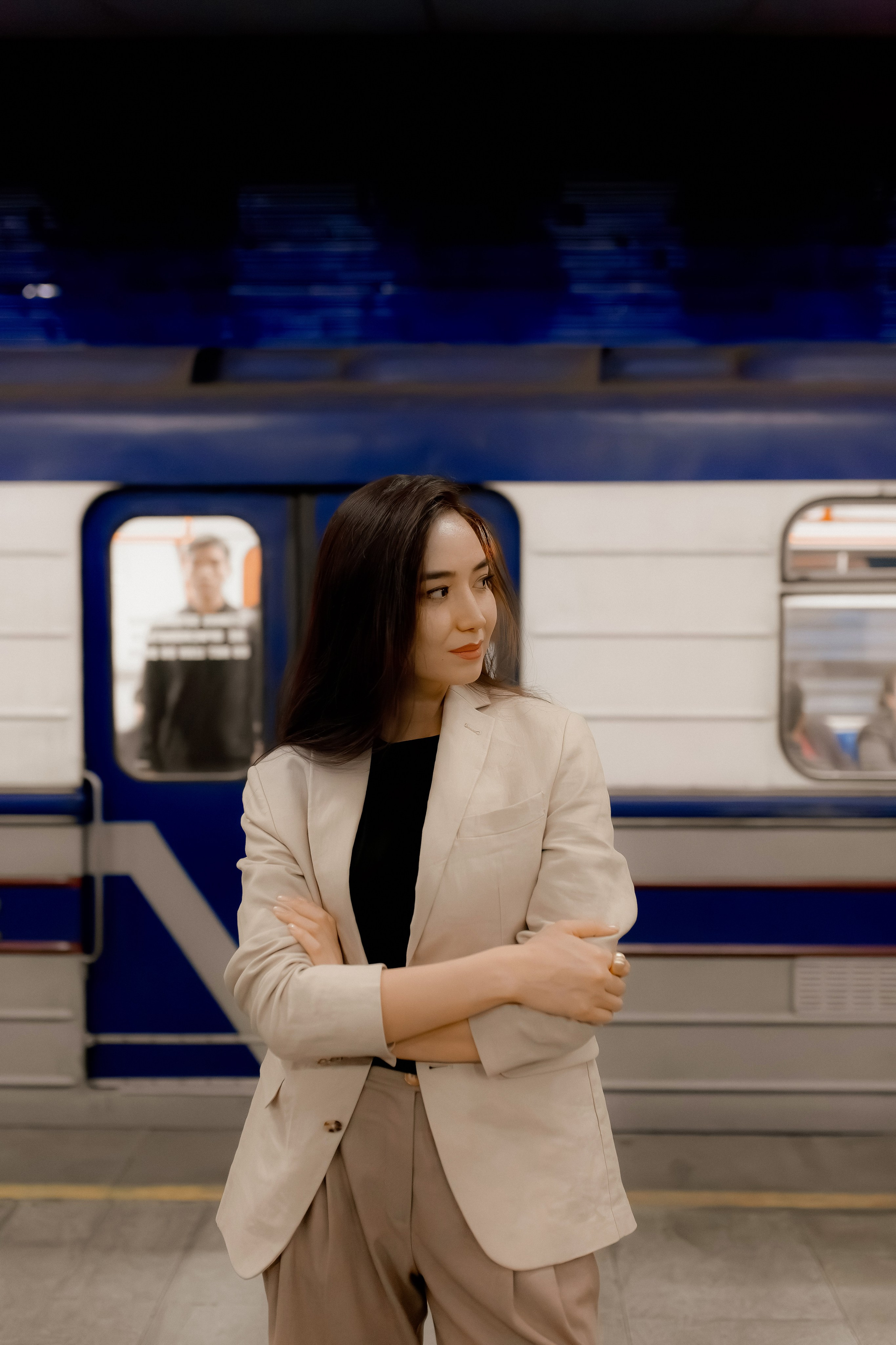 Девушка в ташкентском метро. Фотограф в Ташкенте Надежда Исаева