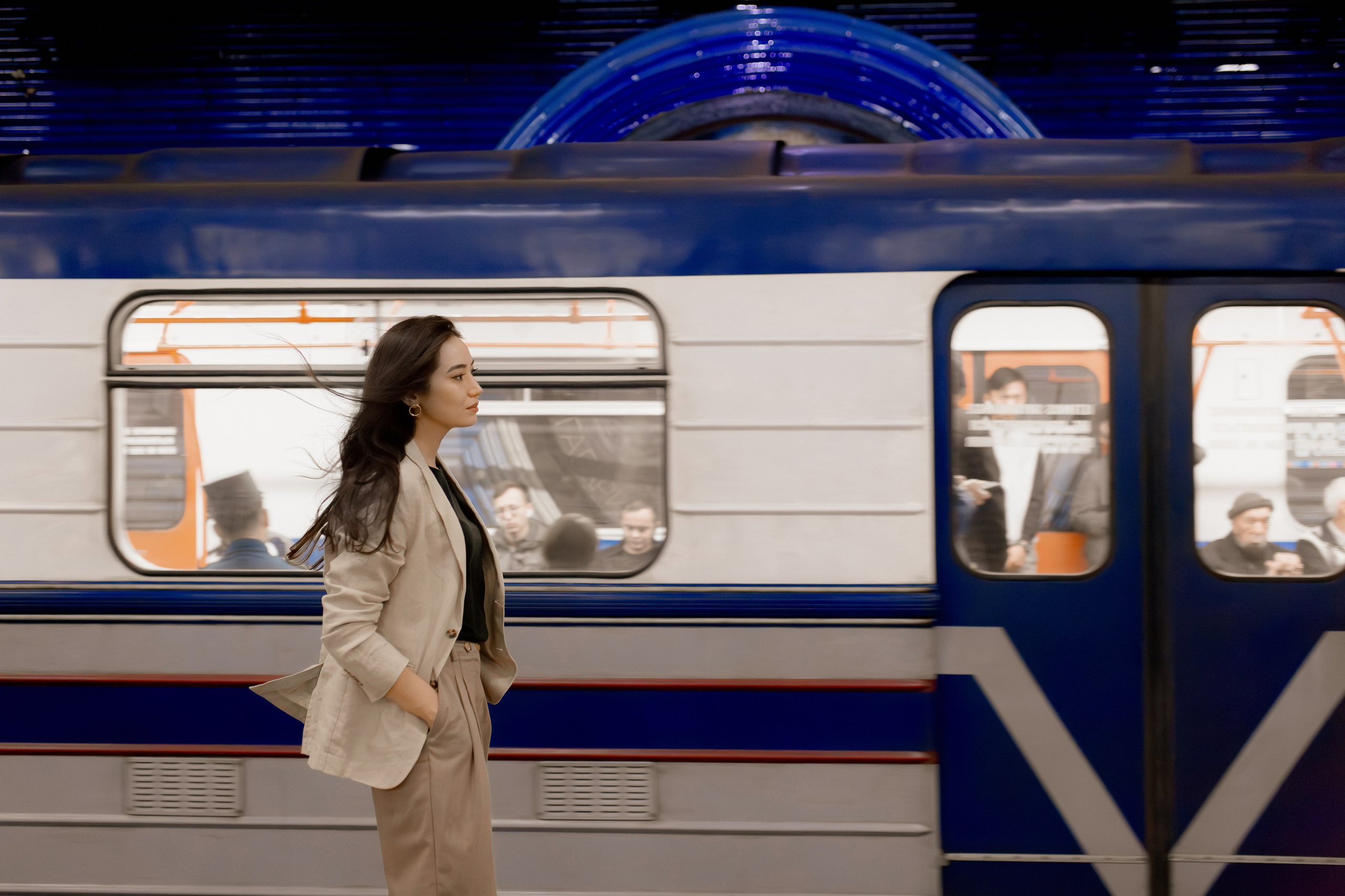 Девушка в ташкентском метро. Фотограф в Ташкенте Надежда Исаева