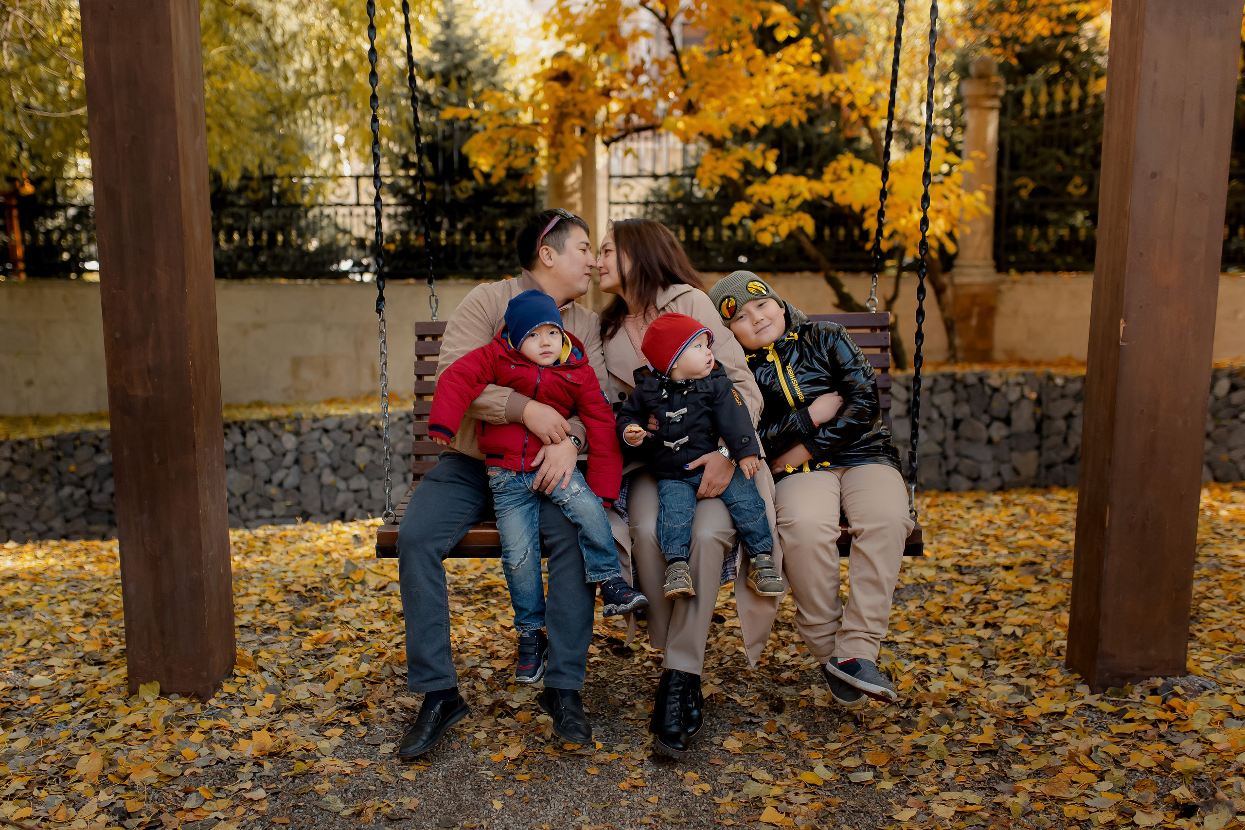 осенняя фотосессия в Ташкенте, семейный фоотограф Ташкент, семейная фотосессия в Ташкенте, прогулочная фотосессия в Ташкенте