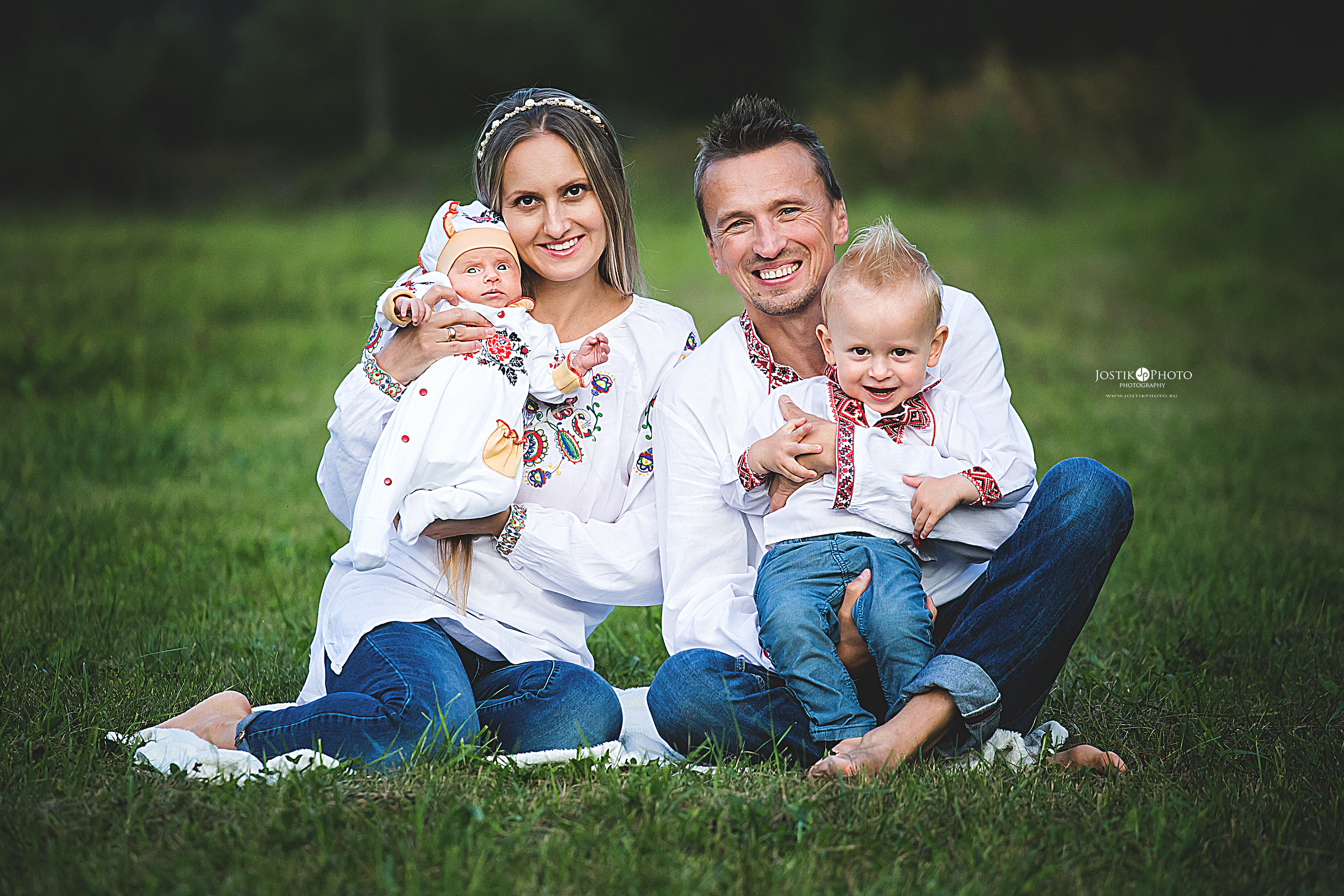 Семейная. Фотограф JOSTIK PHOTO Каменское