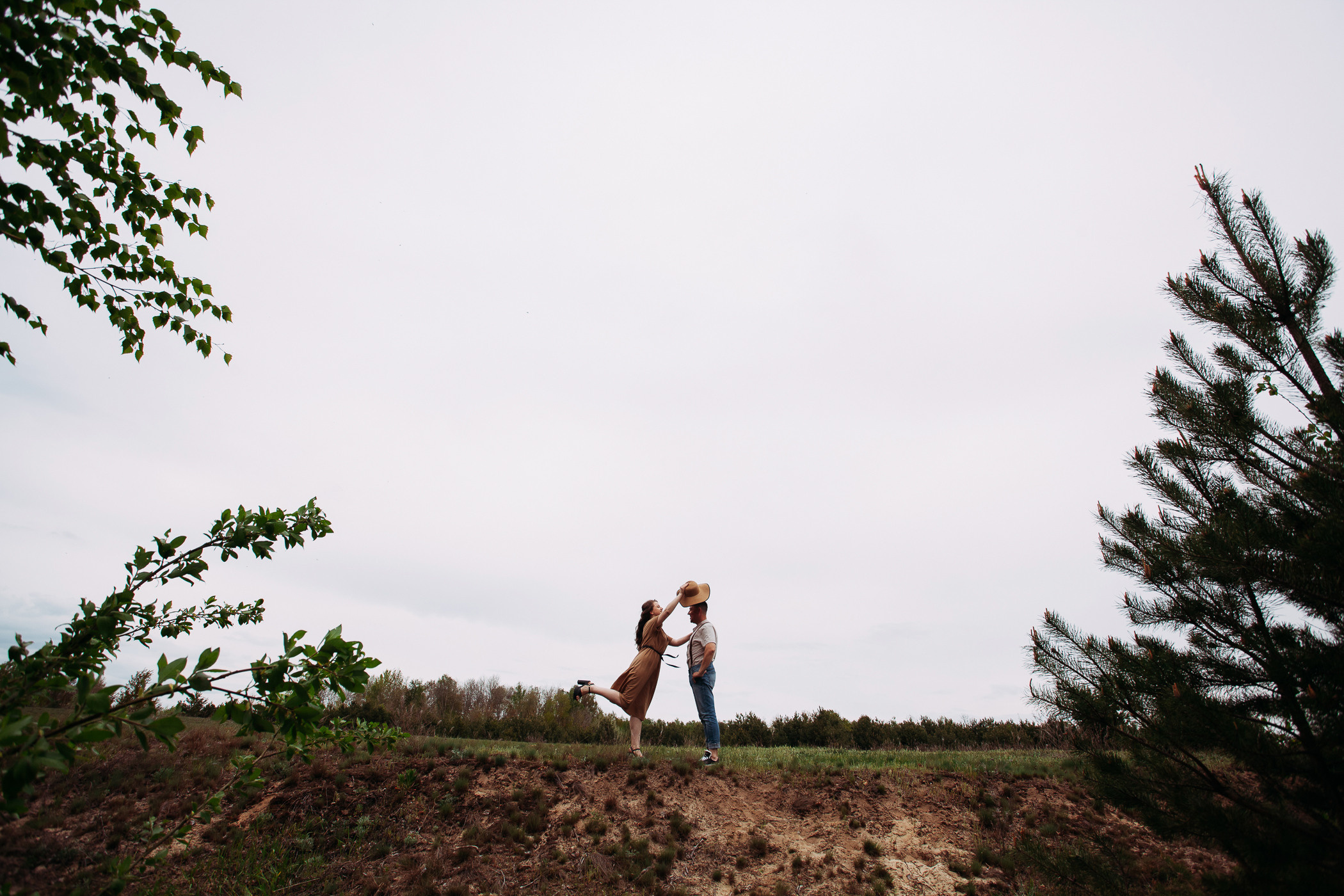 Зйомка закоханих у Житомирі. Фотограф Ігор Тополенко Арт- фото та весільна фотографія Україна Київ