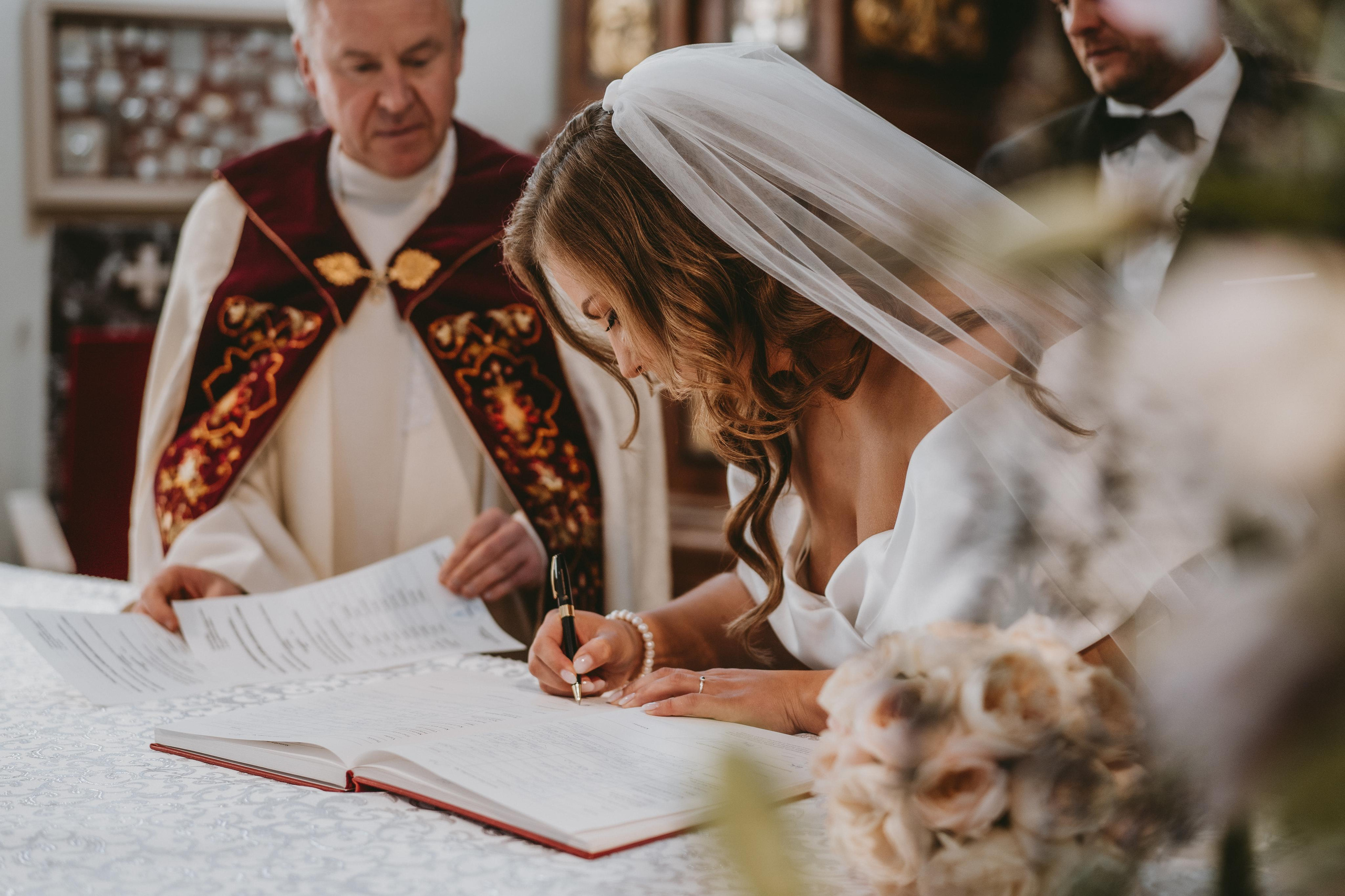 Saule Matas. Authentic Wedding Videography