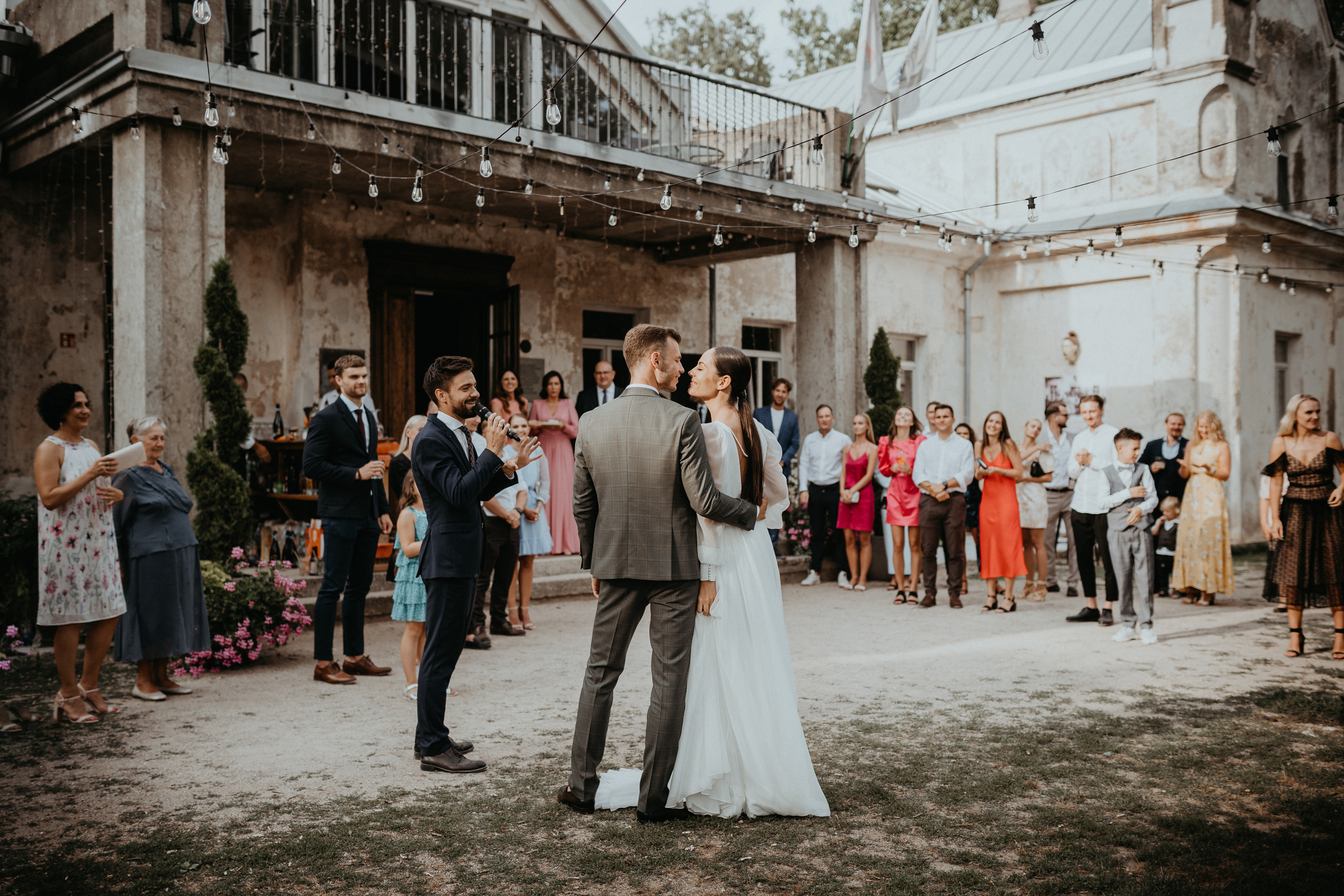 Deividas Ugne. Authentic Wedding Videography
