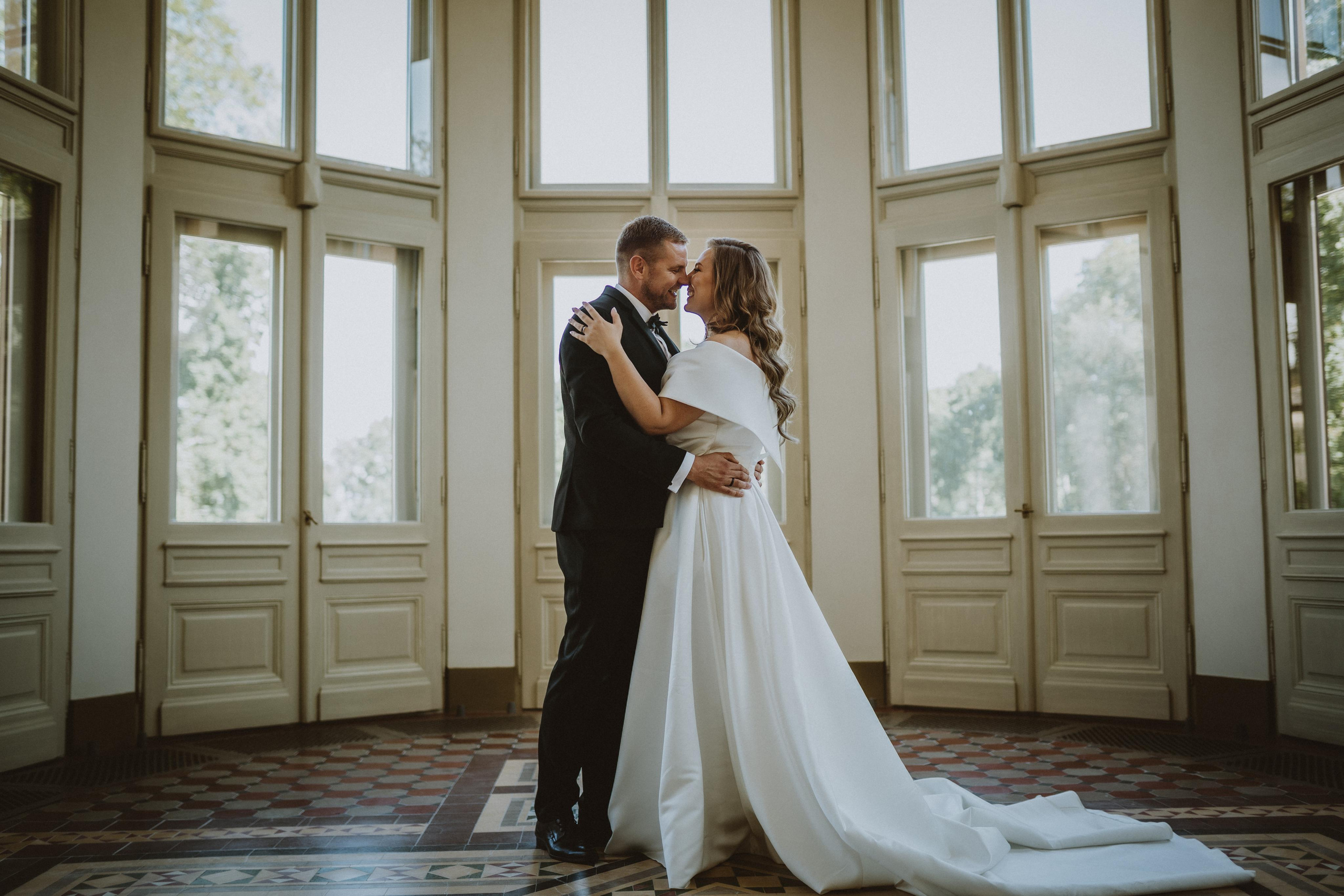 Saule Matas. Authentic Wedding Videography