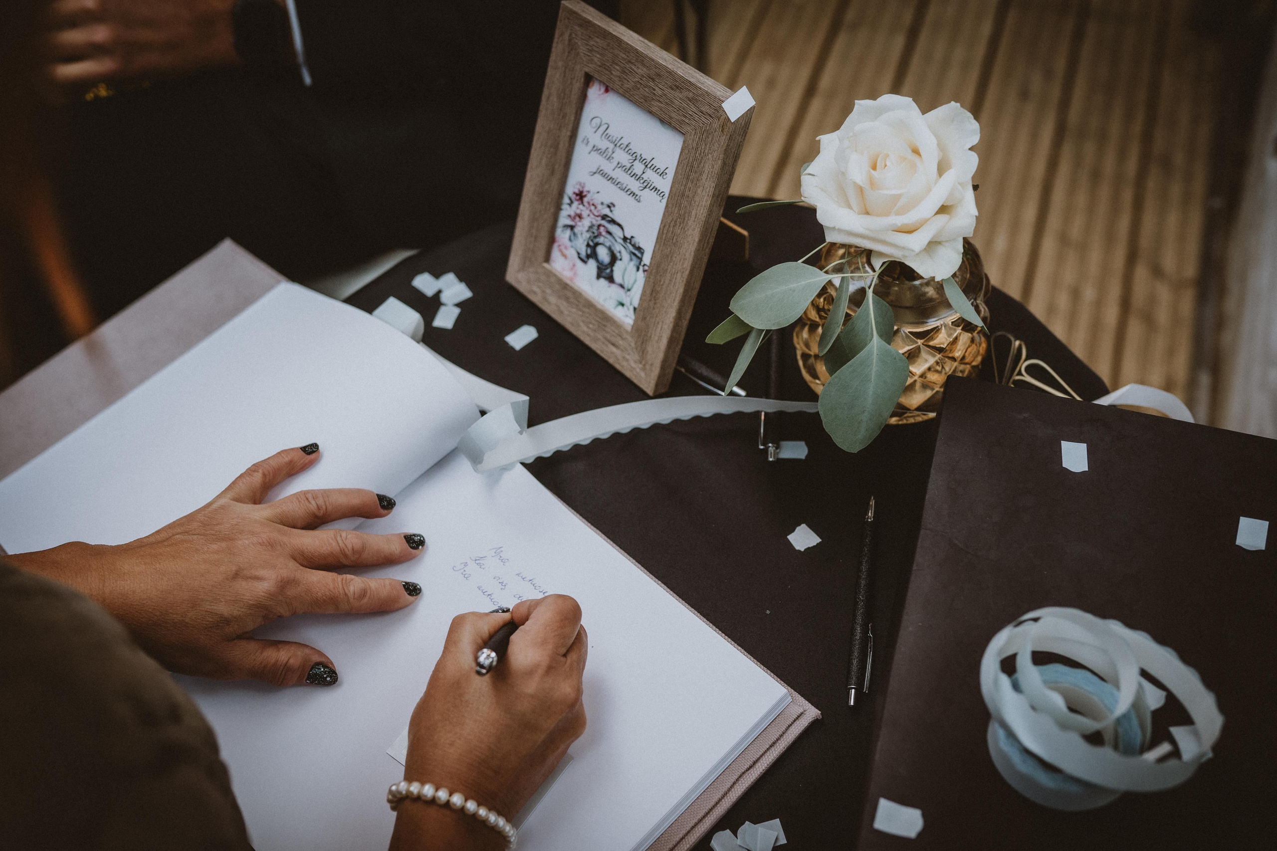 Saule Matas. Authentic Wedding Videography