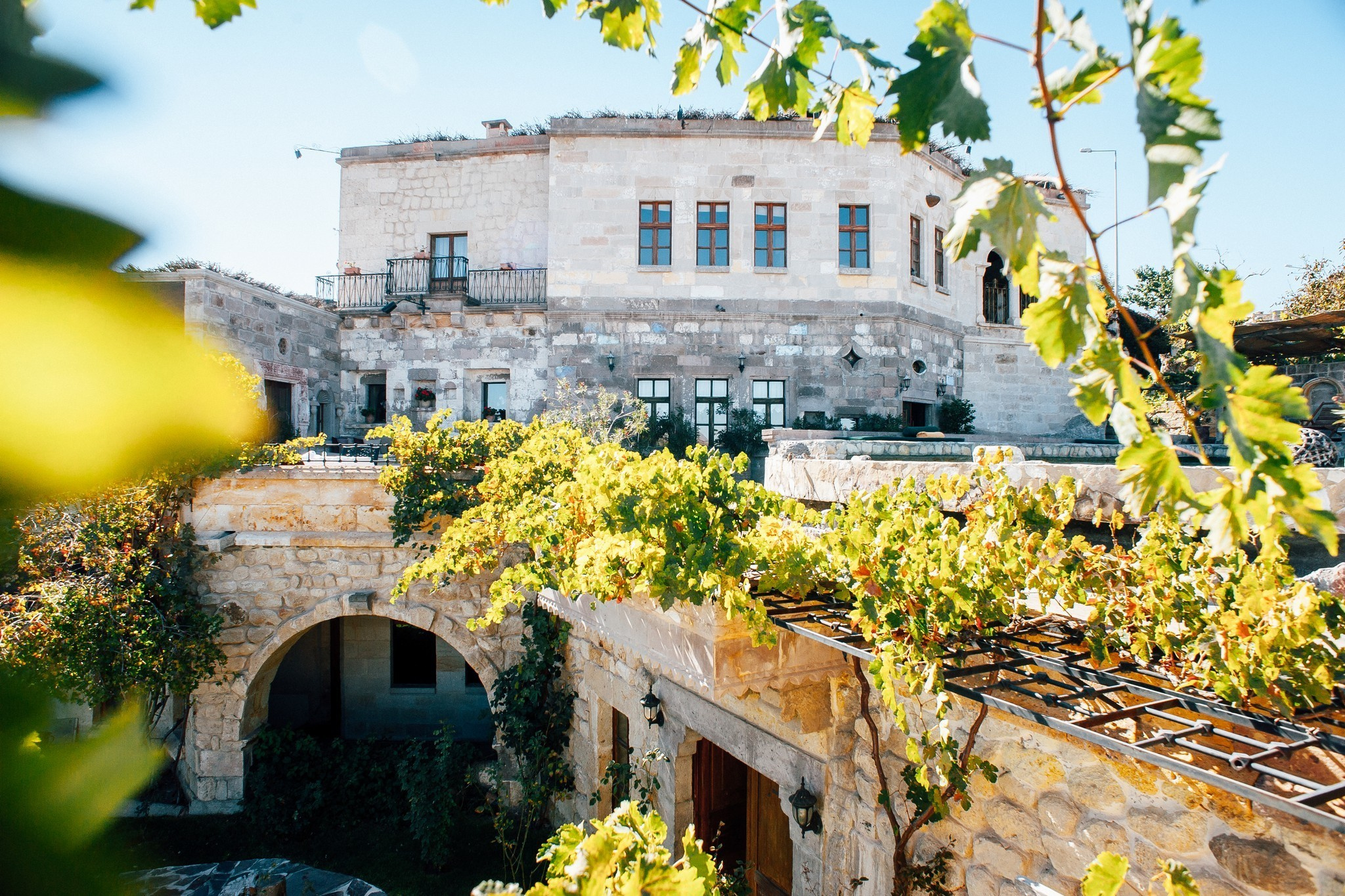 Ease to love. Elegant Wedding Photography