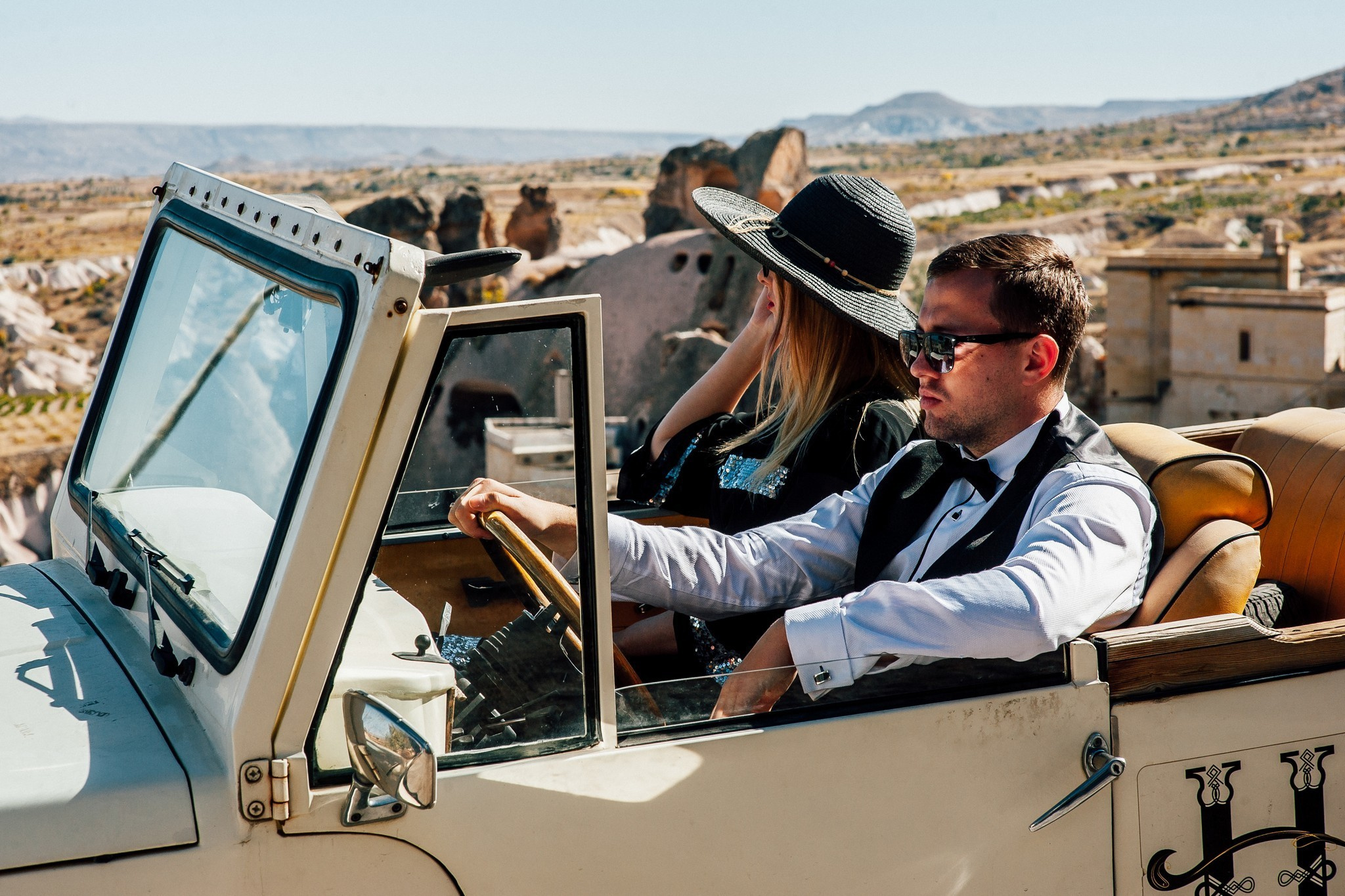 Ease to love. Elegant Wedding Photography