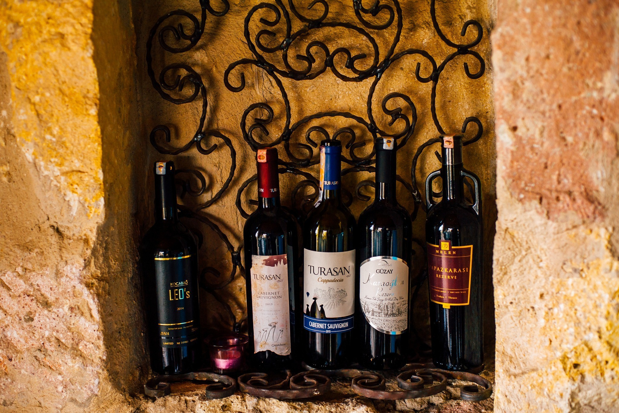 Ease to love. Elegant Wedding Photography