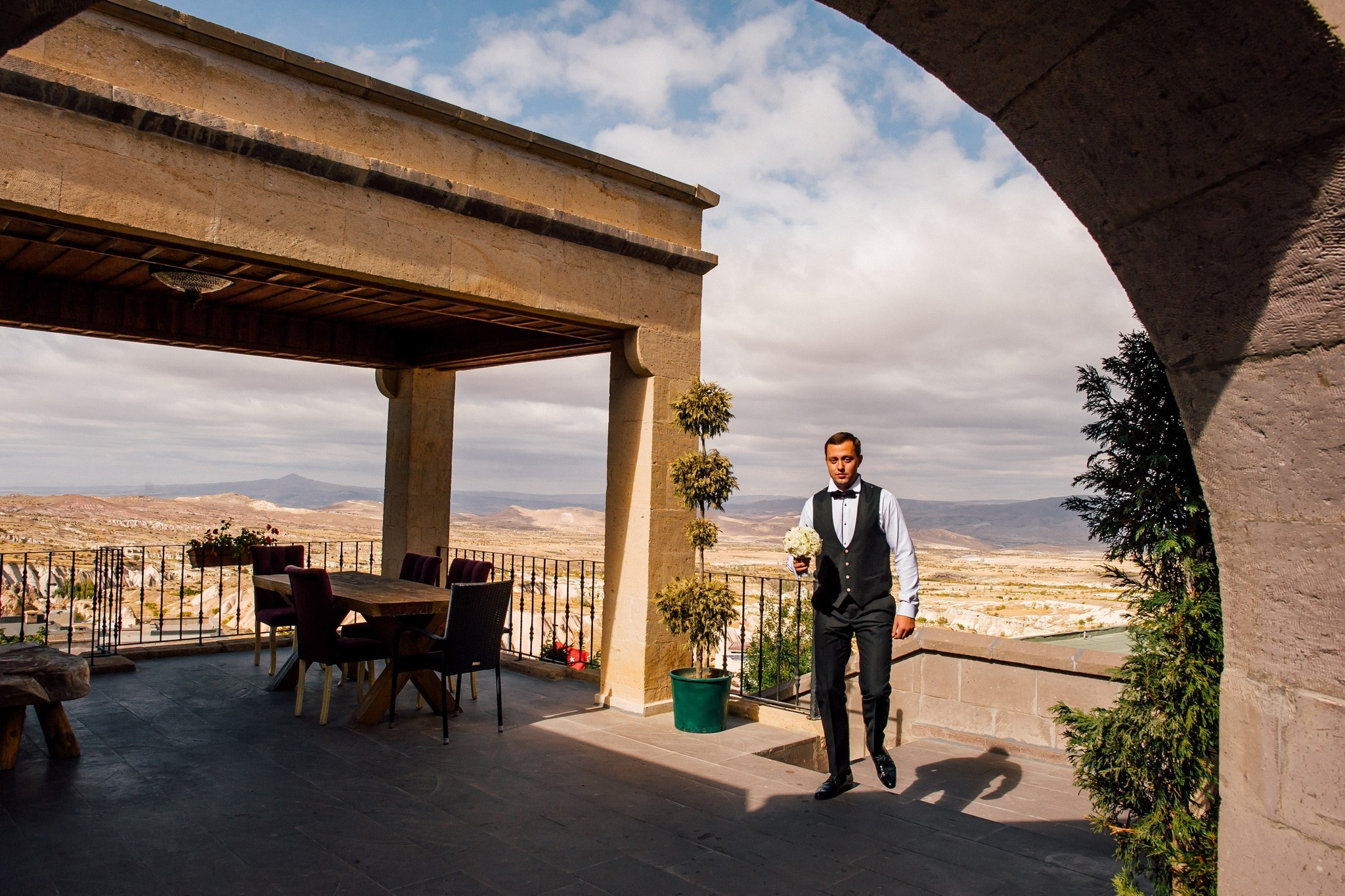 Ease to love. Elegant Wedding Photography