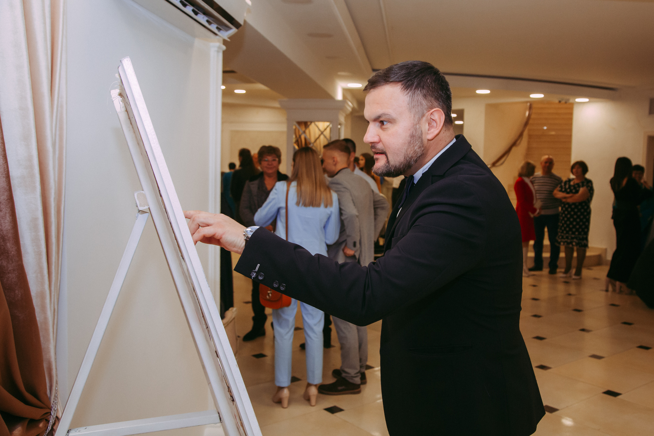 Moderator pentru nunta Chisinau. Moderator-interpret pentru nunta, cumătrie, petreceri corprorative