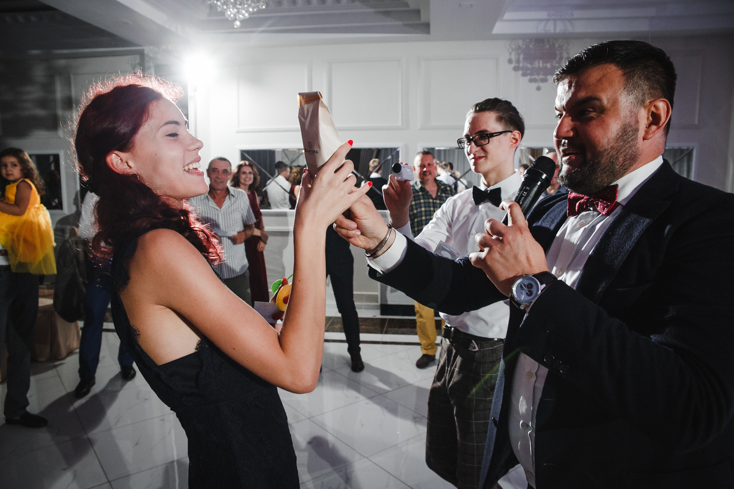 ведущий на свадьбу молдова