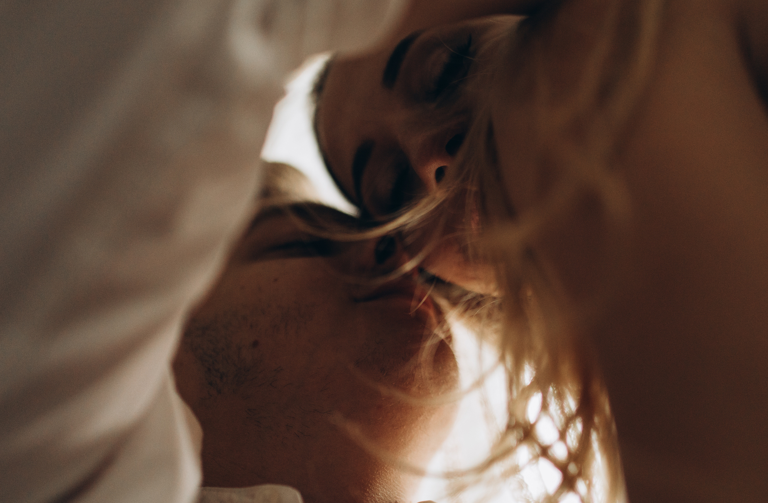 Красивая съемка в студии и на море. Фотограф Дмитро Чернявський