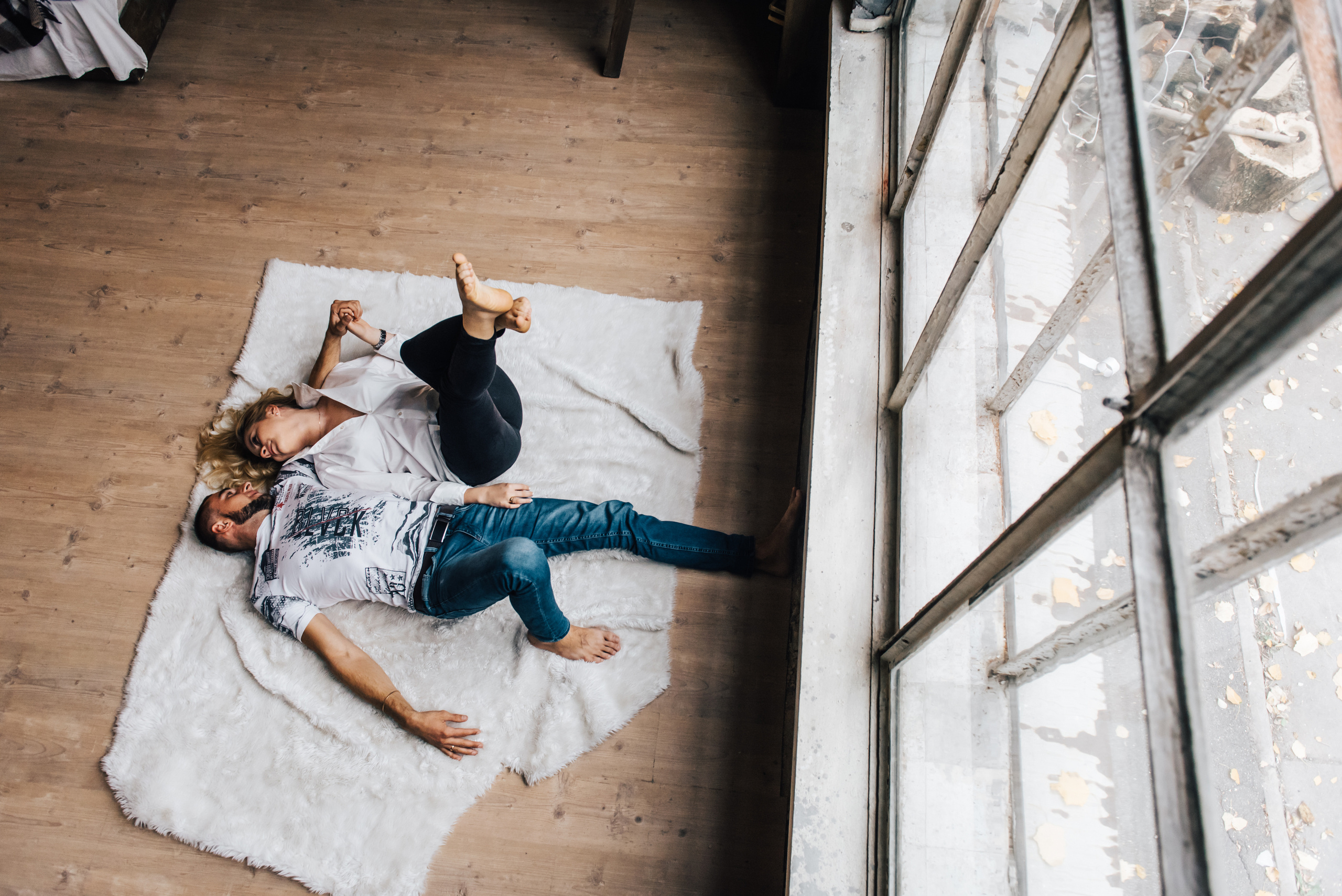 Фотосессия красивой пары в оранжерее. Фотограф Дмитро Чернявський