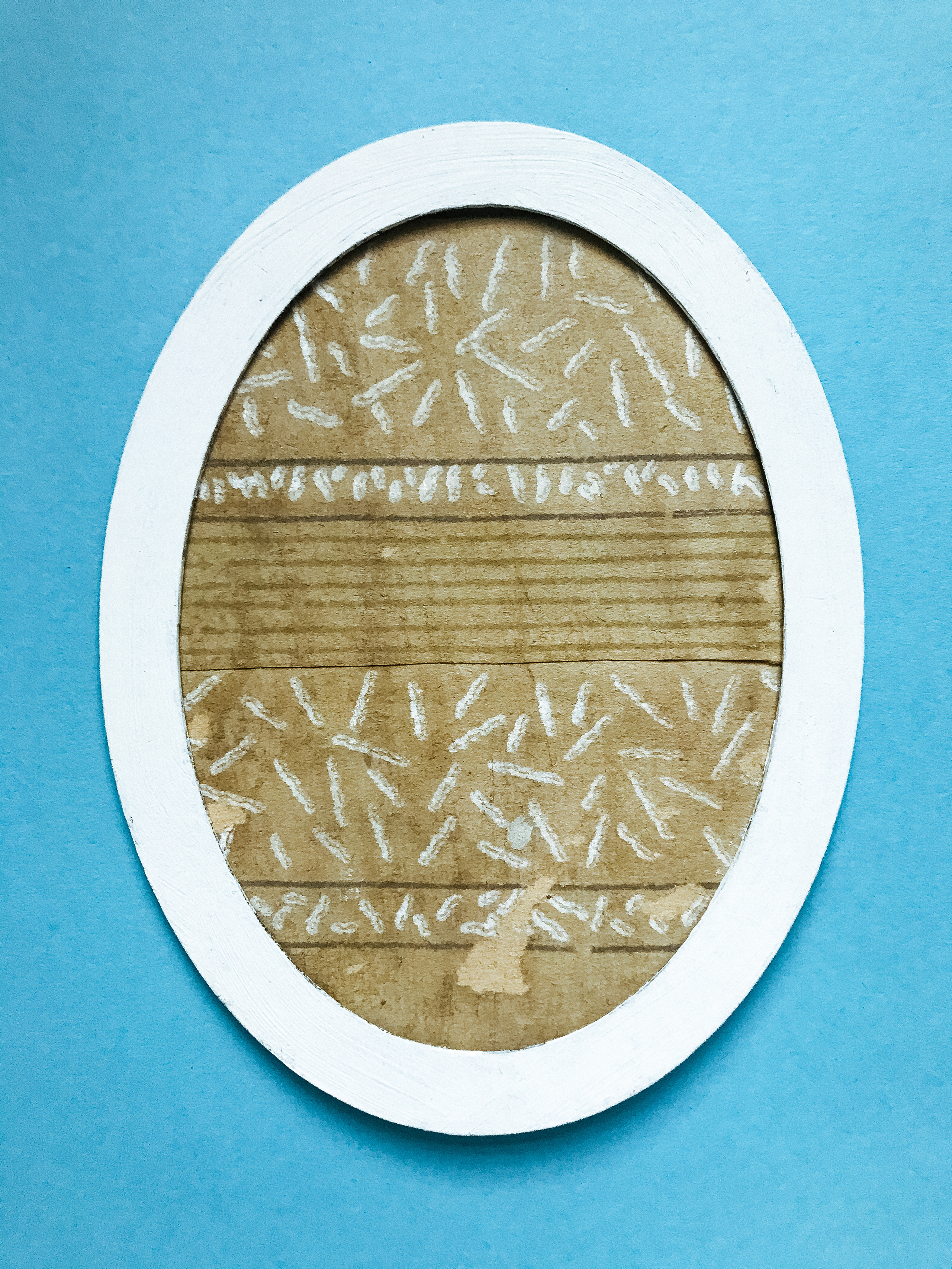 “All my ancestors were buried at this cemetery.” - VI. This  is the 70 years old house. Dividing layer by layer, I removed seven layers of wallpaper from the wall. It turned out that the wallpaper was updated once every ten years.