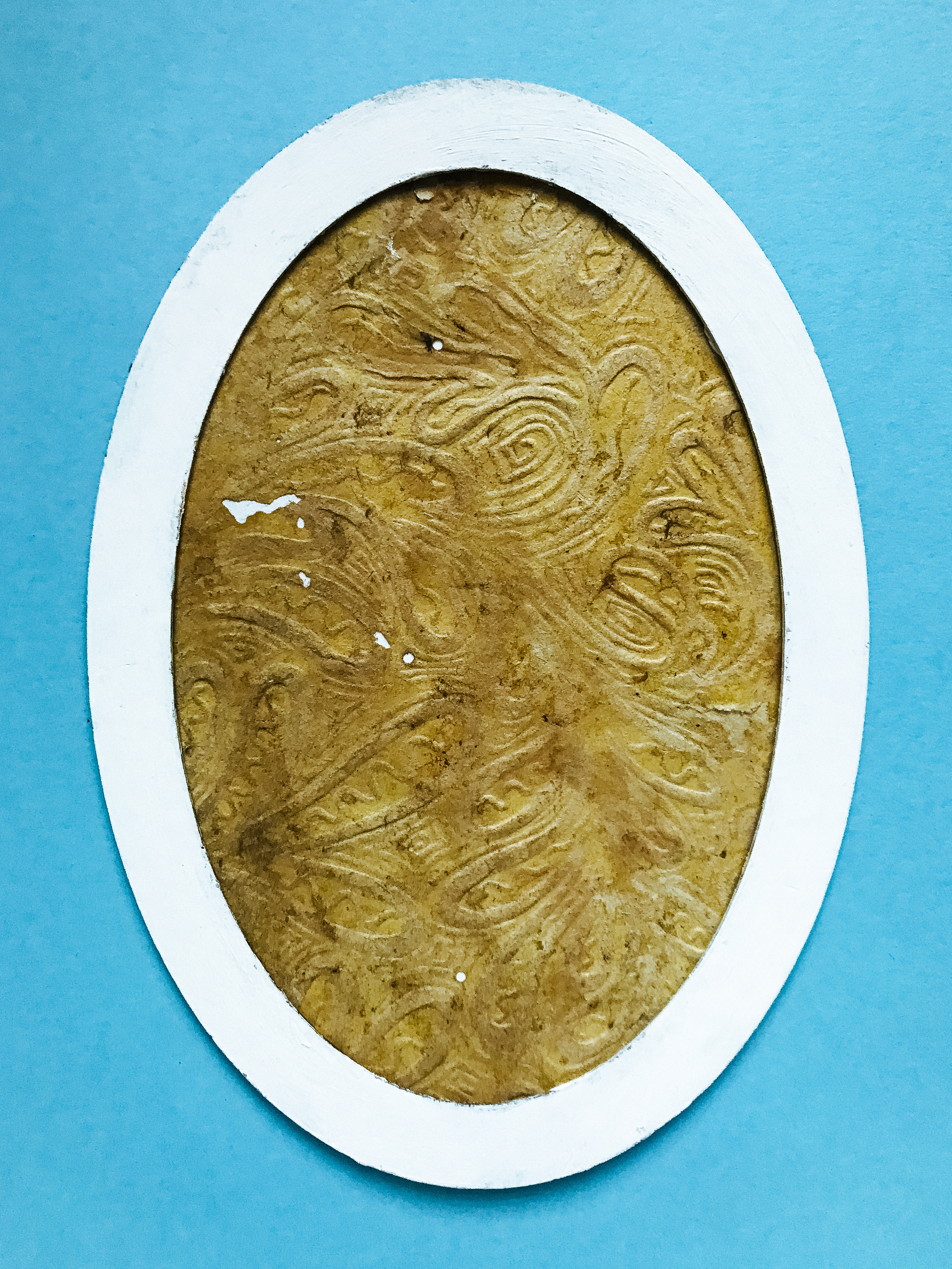 “All my ancestors were buried at this cemetery.” - V. This  is the 70 years old house. Dividing layer by layer, I removed seven layers of wallpaper from the wall. It turned out that the wallpaper was updated once every ten years.