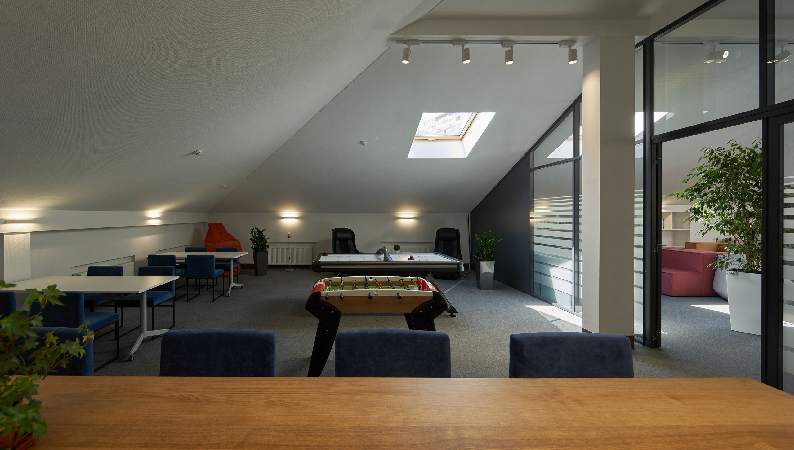 Інтер'єри та архітектура. Зйомка бізнес івентів, портретів та інтер’єрів/архітектури в Україні та Європі