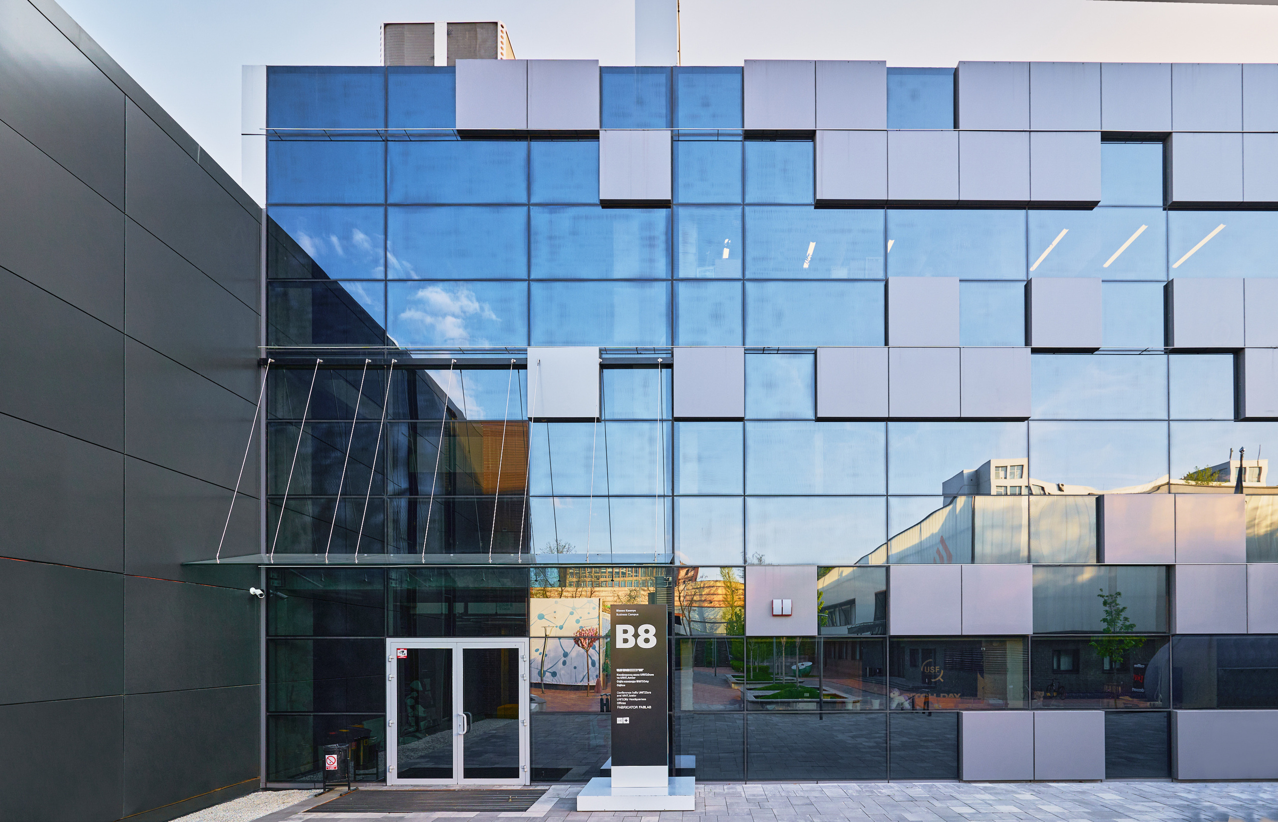 Інтер'єри та архітектура. Зйомка бізнес івентів, портретів та інтер’єрів/архітектури в Україні та Європі