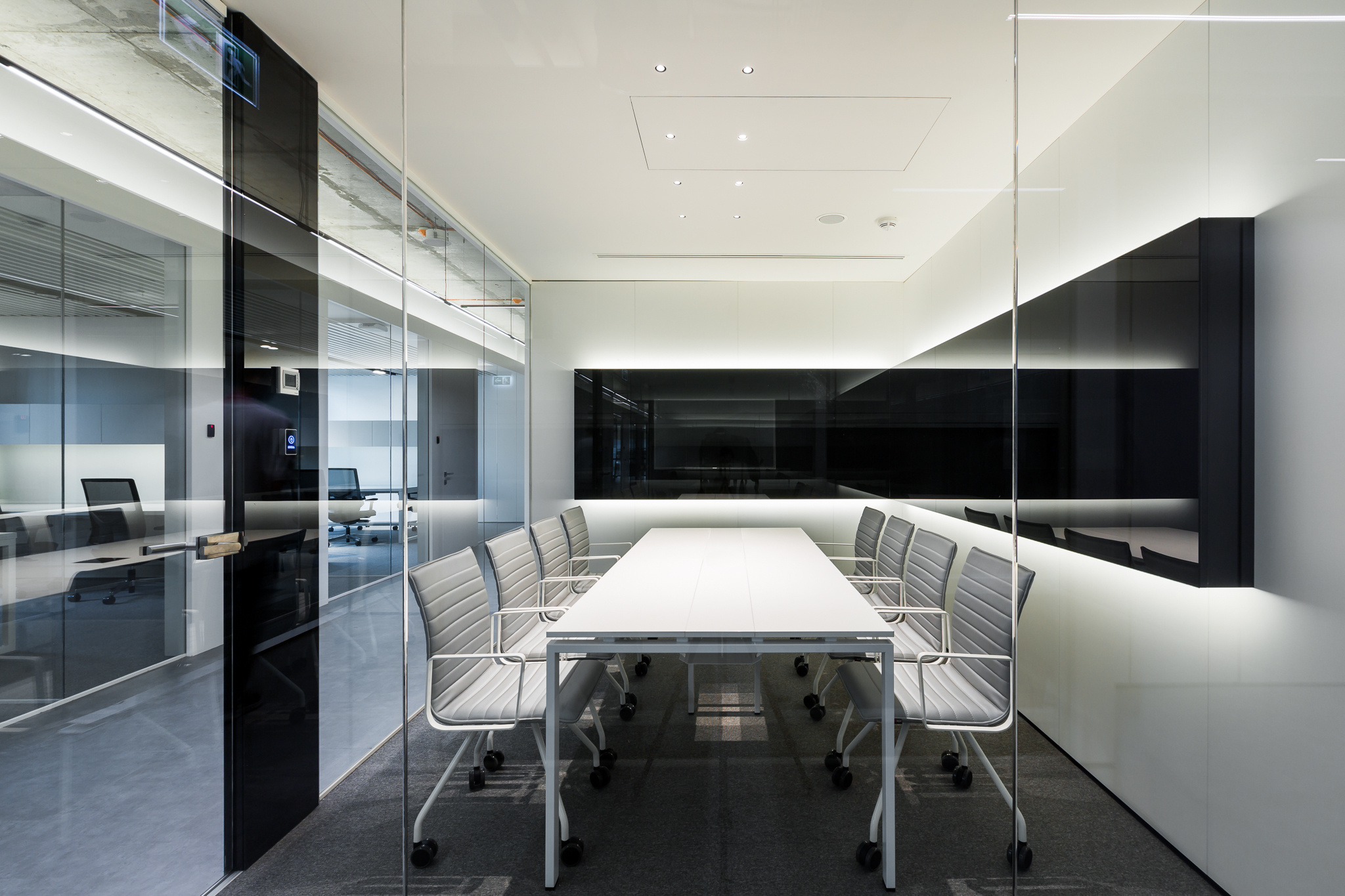 Інтер'єри та архітектура. Зйомка бізнес івентів, портретів та інтер’єрів/архітектури в Україні та Європі