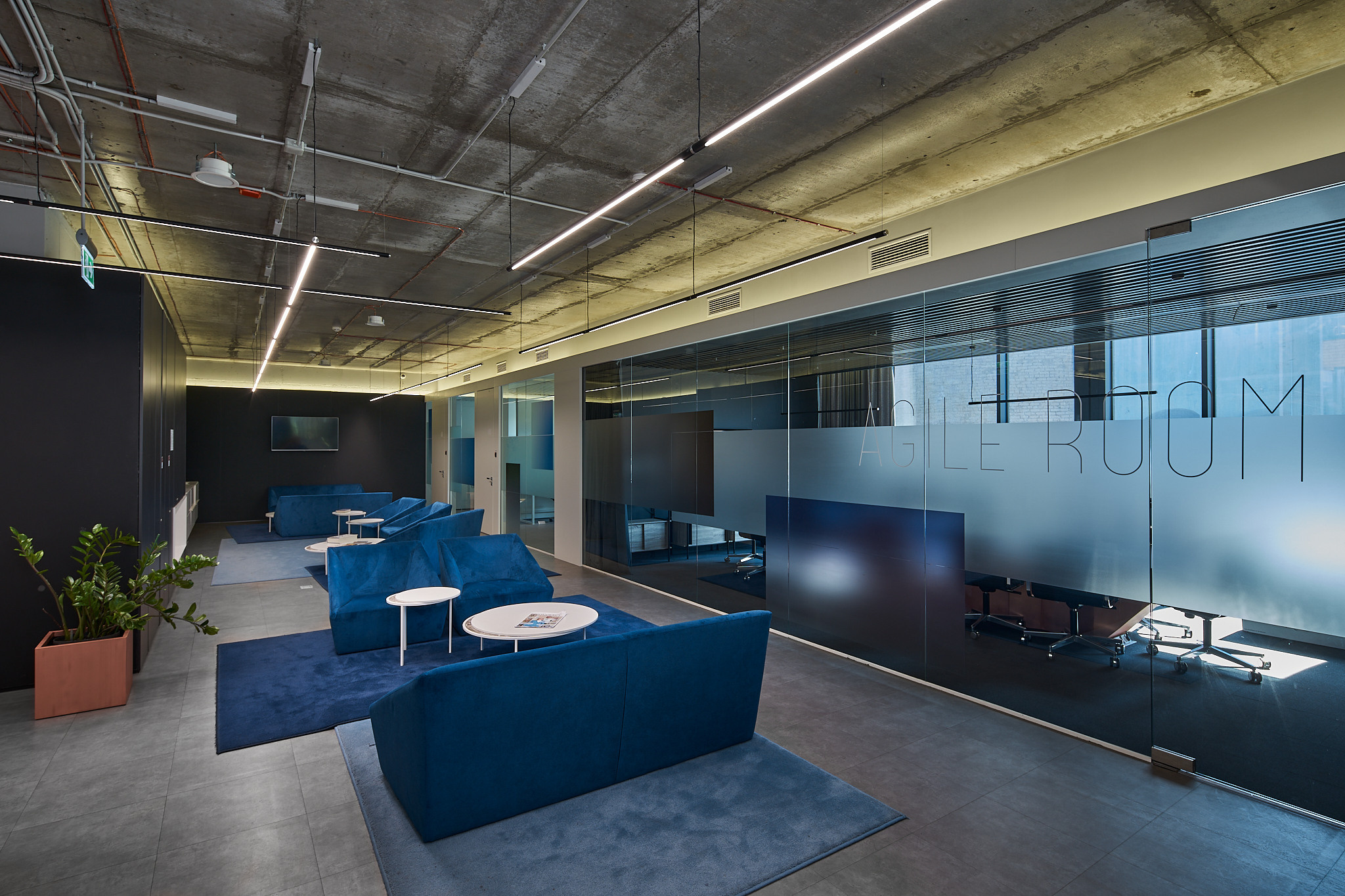 Інтер'єри та архітектура. Зйомка бізнес івентів, портретів та інтер’єрів/архітектури в Україні та Європі