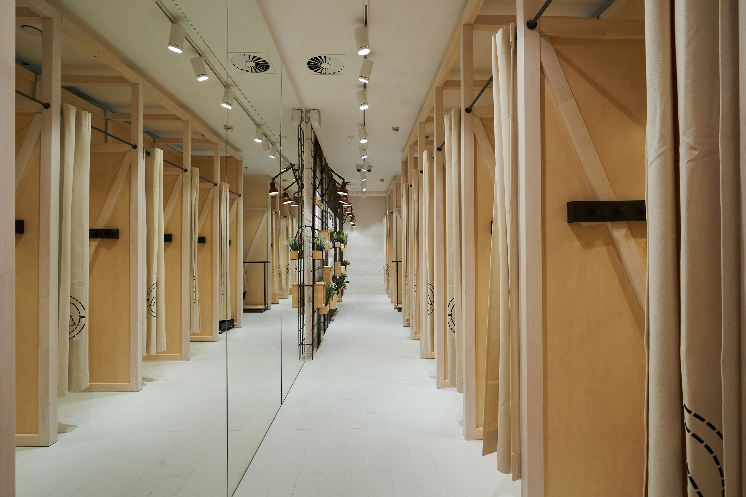 Інтер'єри та архітектура. Зйомка бізнес івентів, портретів та інтер’єрів/архітектури в Україні та Європі