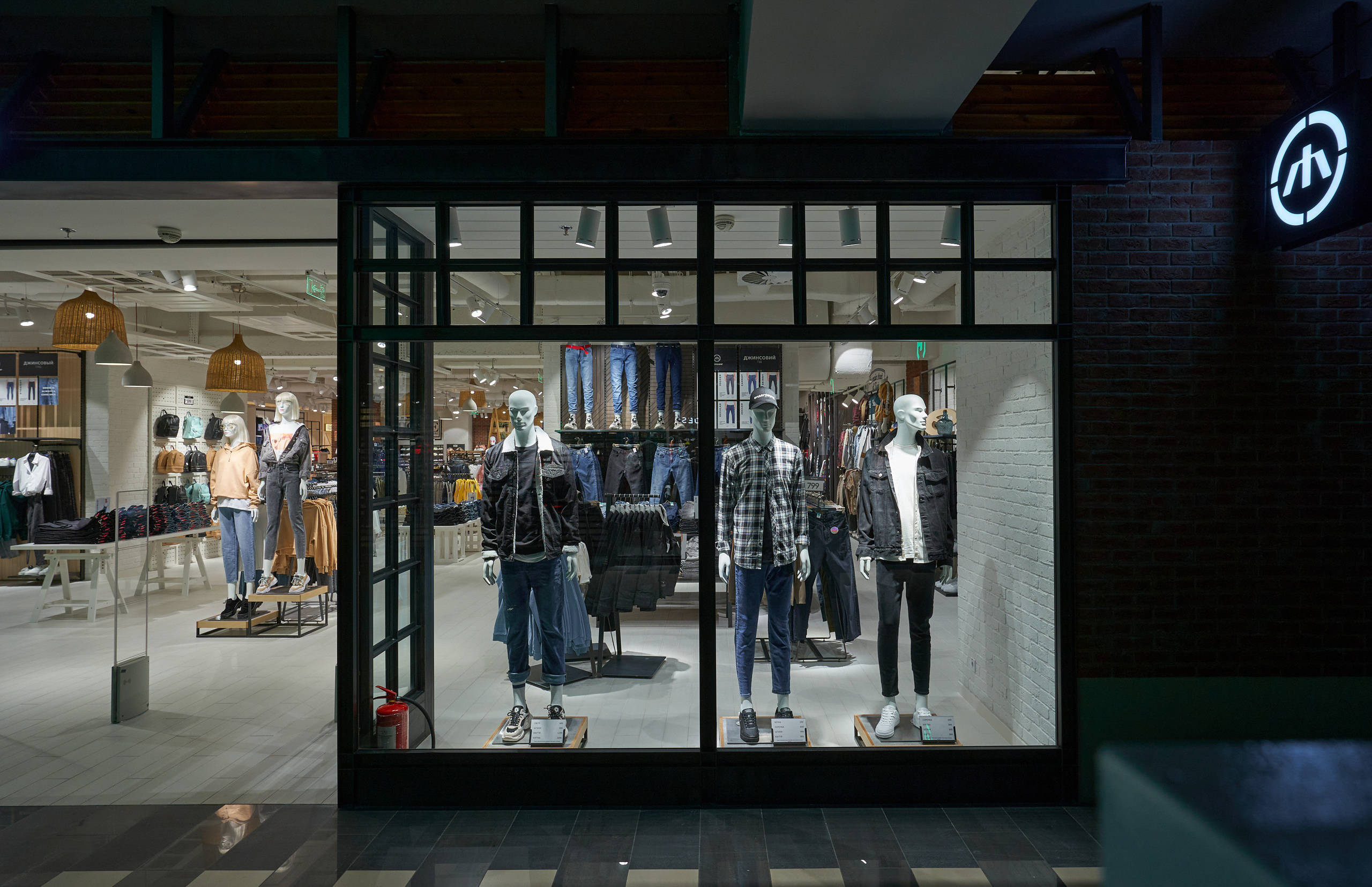 Інтер'єри та архітектура. Зйомка бізнес івентів, портретів та інтер’єрів/архітектури в Україні та Європі