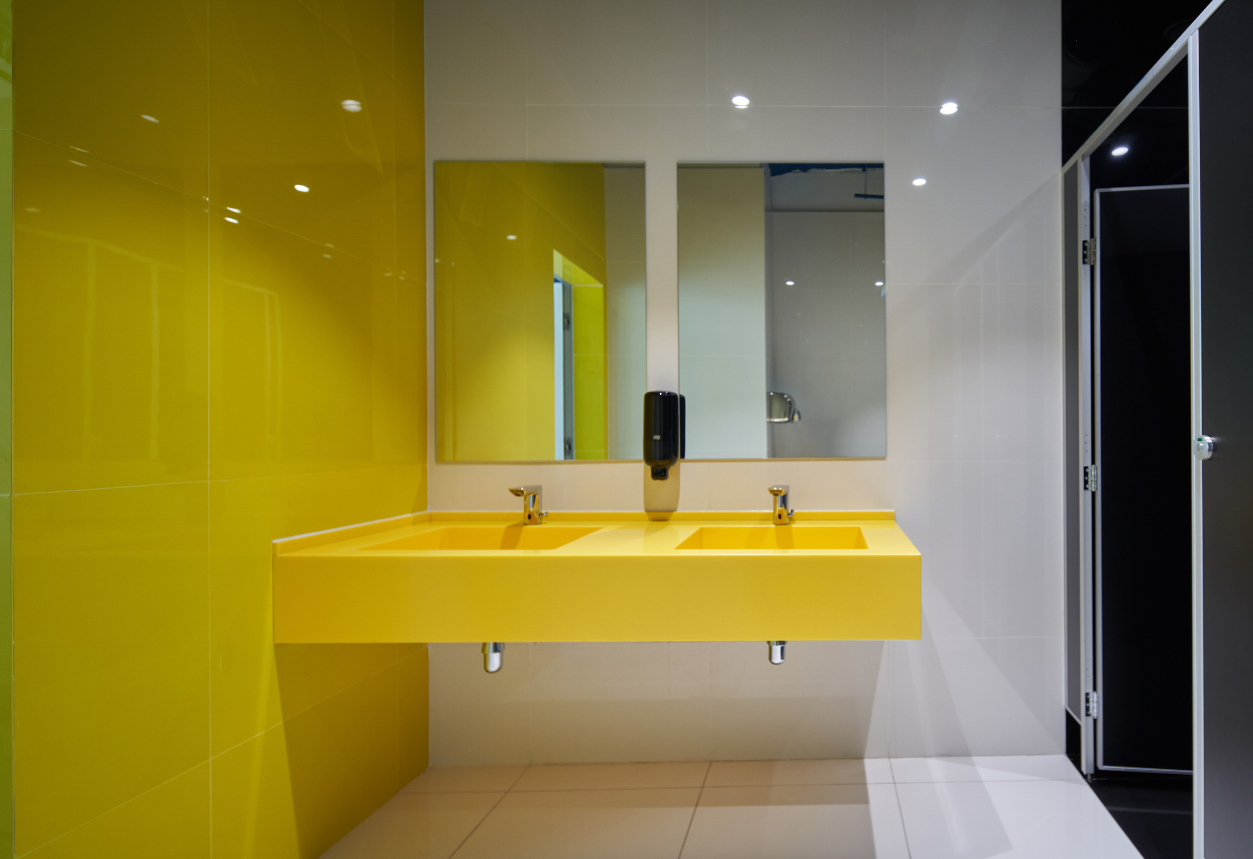 Інтер'єри та архітектура. Зйомка бізнес івентів, портретів та інтер’єрів/архітектури в Україні та Європі