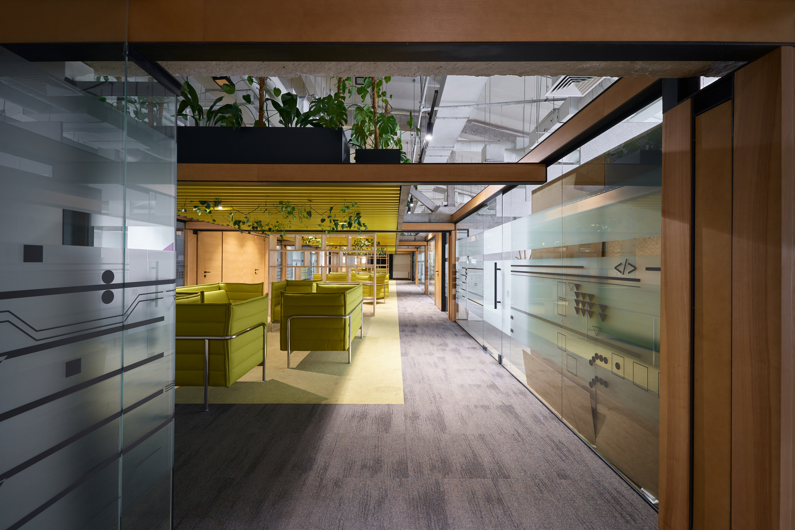 Інтер'єри та архітектура. Зйомка бізнес івентів, портретів та інтер’єрів/архітектури в Україні та Європі