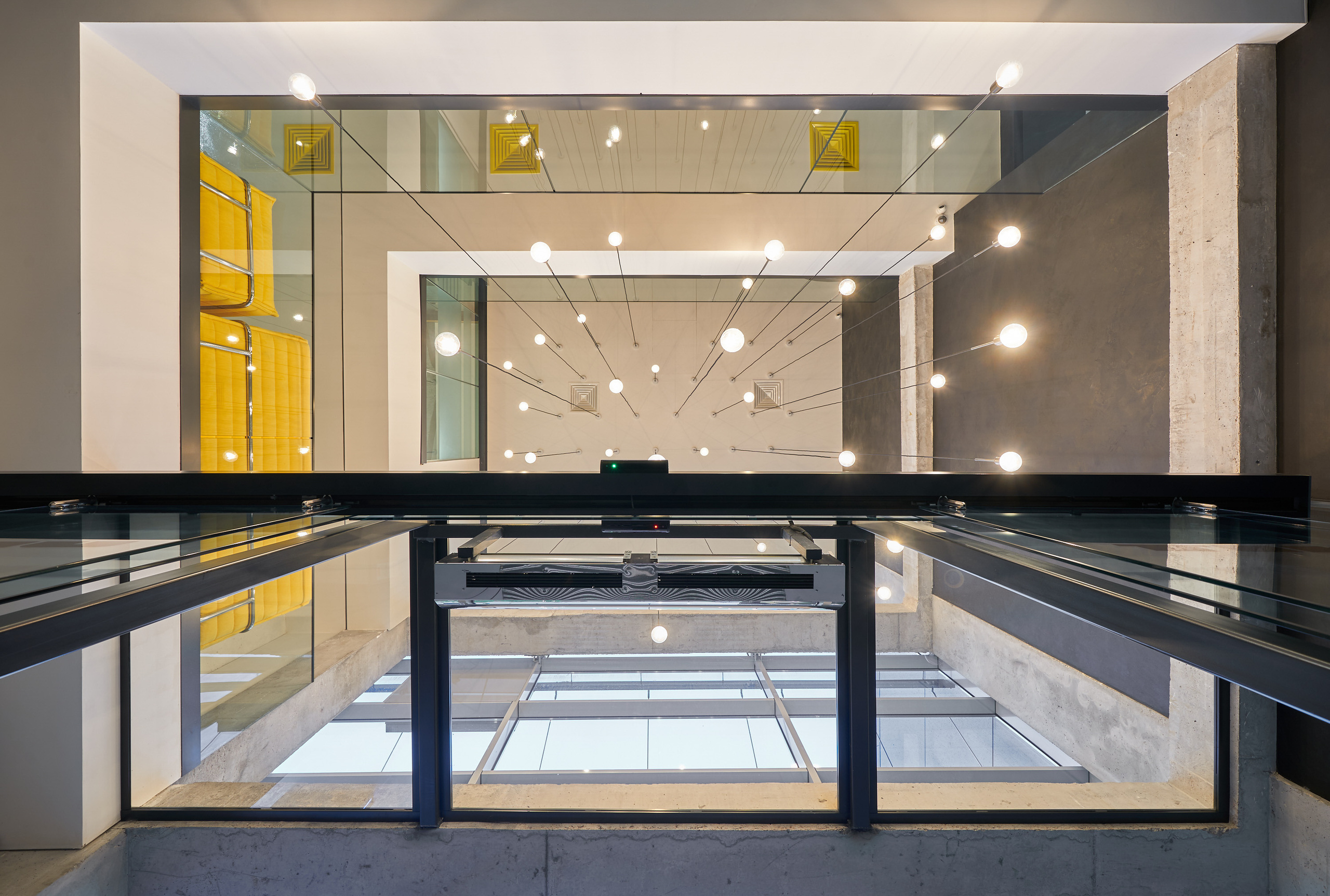 Інтер'єри та архітектура. Зйомка бізнес івентів, портретів та інтер’єрів/архітектури в Україні та Європі