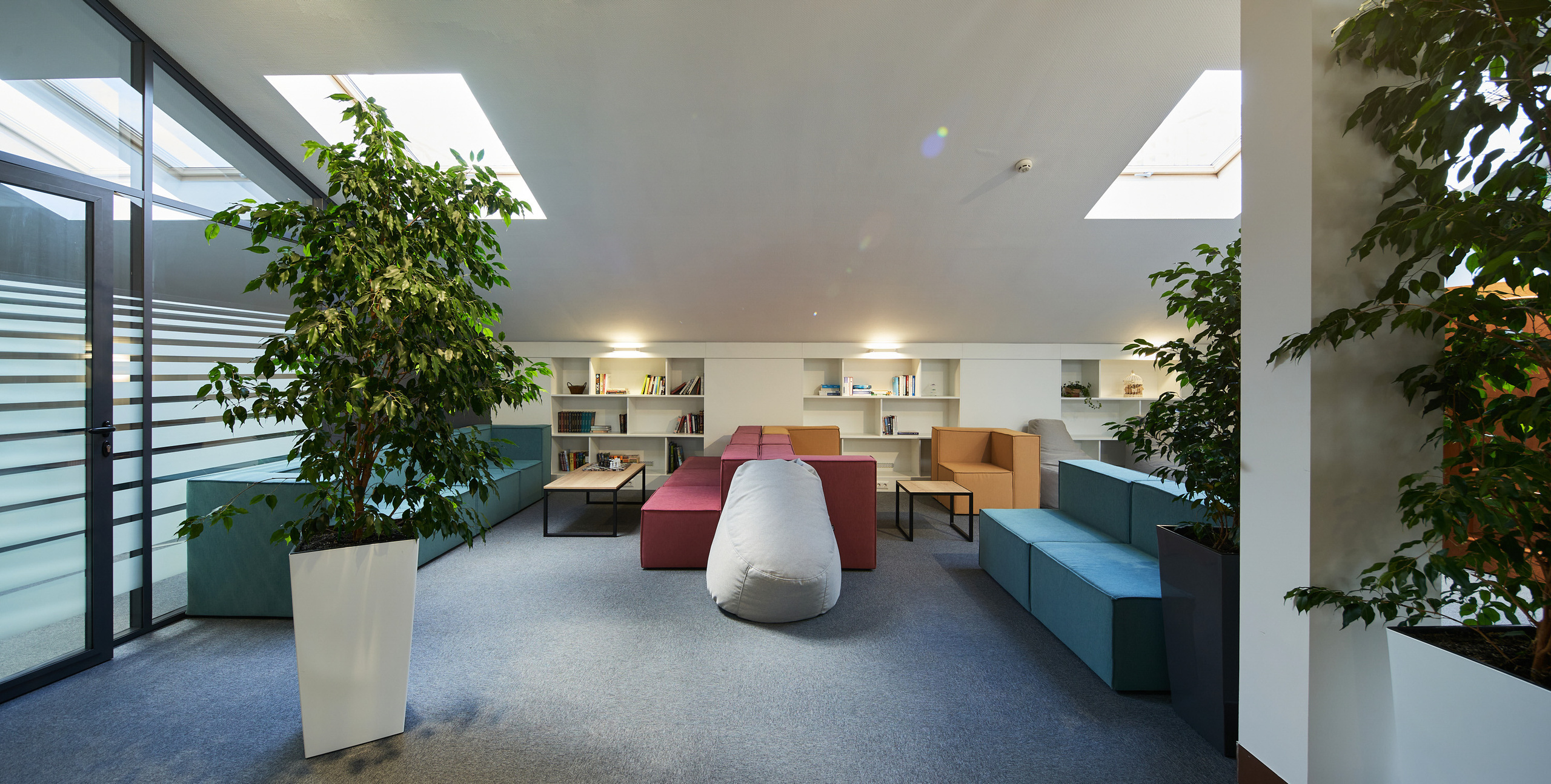 Інтер'єри та архітектура. Зйомка бізнес івентів, портретів та інтер’єрів/архітектури в Україні та Європі