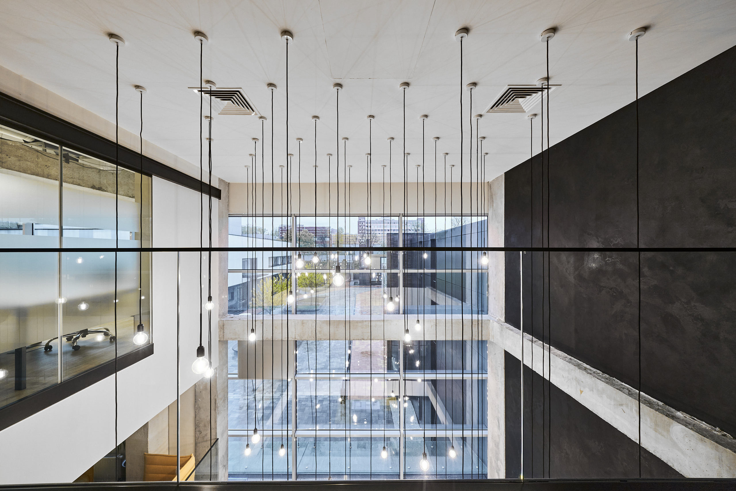 Інтер'єри та архітектура. Зйомка бізнес івентів, портретів та інтер’єрів/архітектури в Україні та Європі