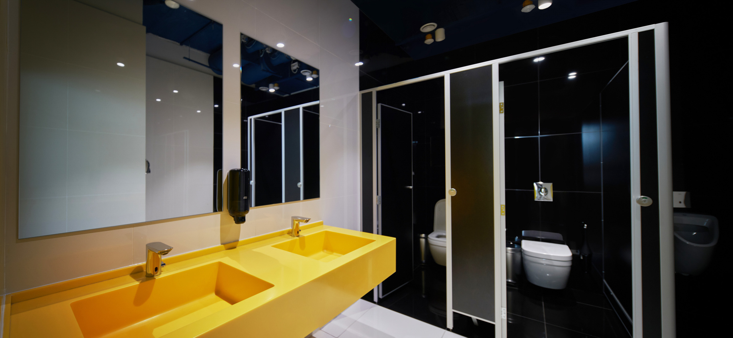 Інтер'єри та архітектура. Зйомка бізнес івентів, портретів та інтер’єрів/архітектури в Україні та Європі