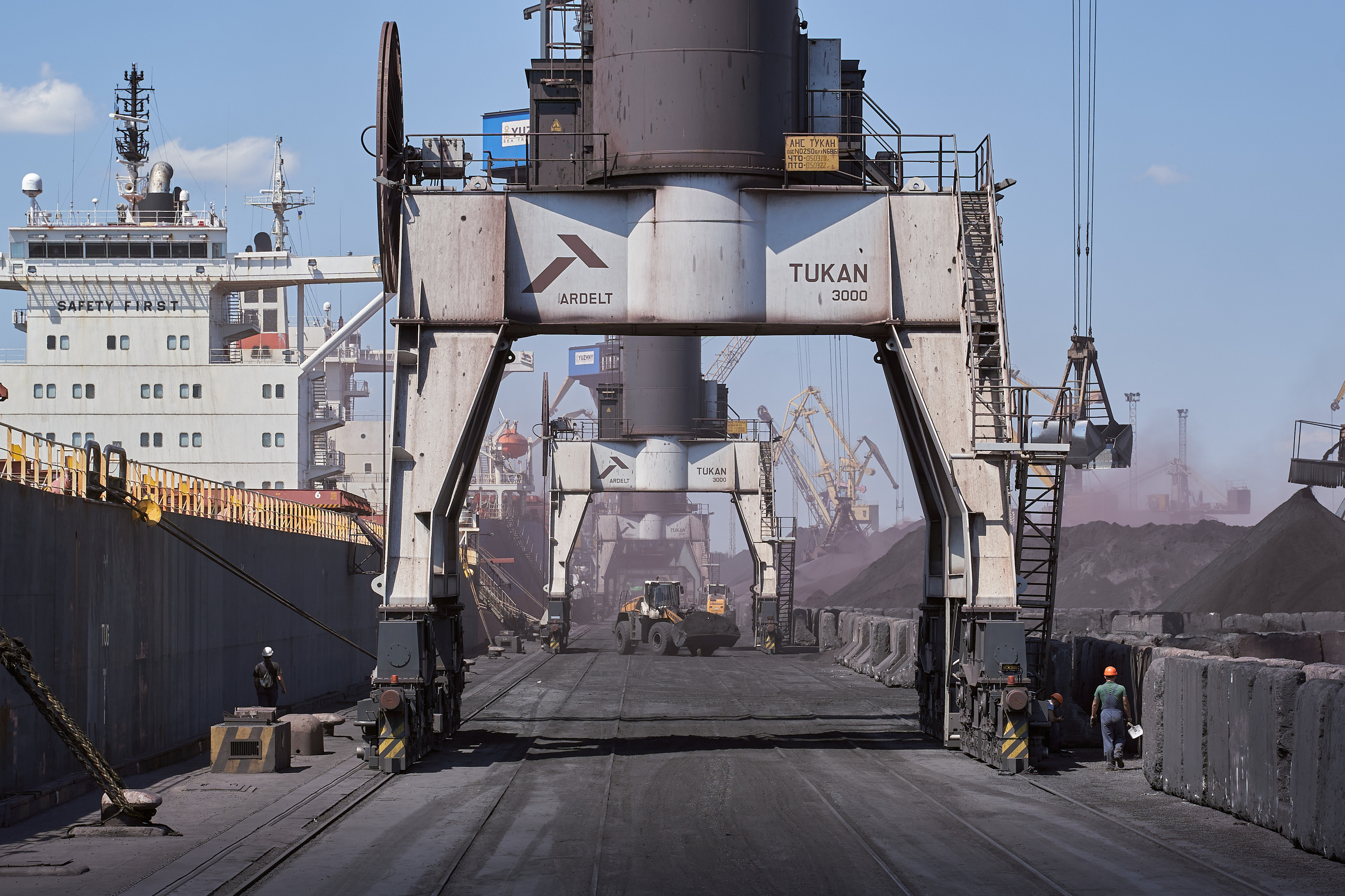 Industrial. Fotografo di architettura e ritratto in Ucraina e in Europa