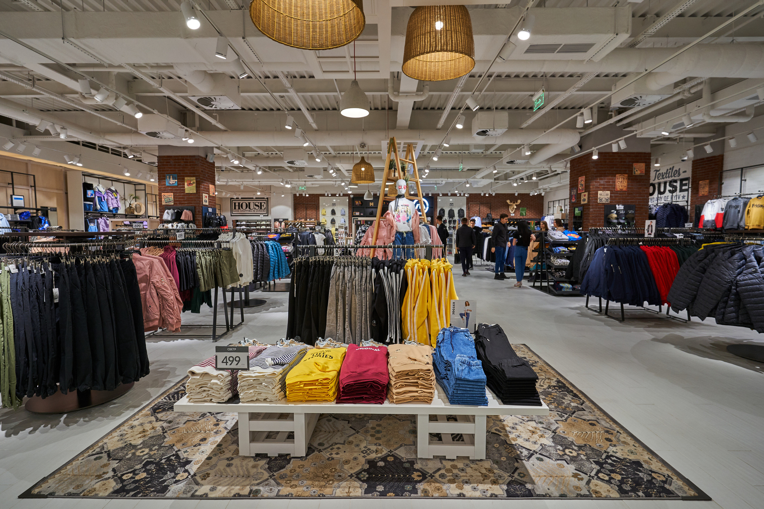 Інтер'єри та архітектура. Зйомка бізнес івентів, портретів та інтер’єрів/архітектури в Україні та Європі