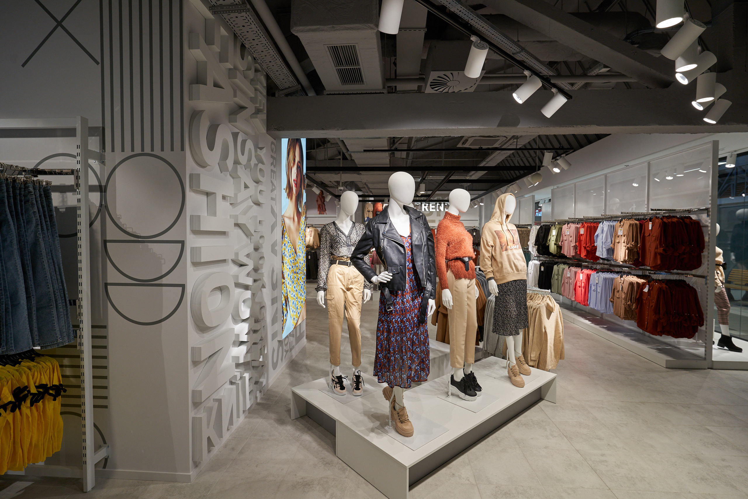 Інтер'єри та архітектура. Зйомка бізнес івентів, портретів та інтер’єрів/архітектури в Україні та Європі